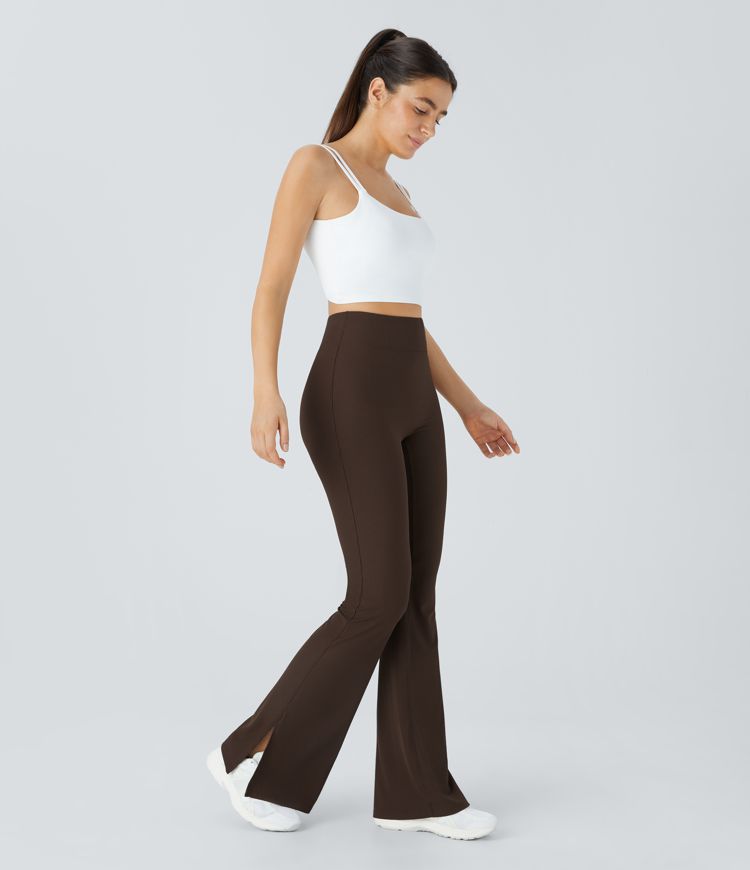 Leggings acanalados y acampanados con abertura de tiro alto