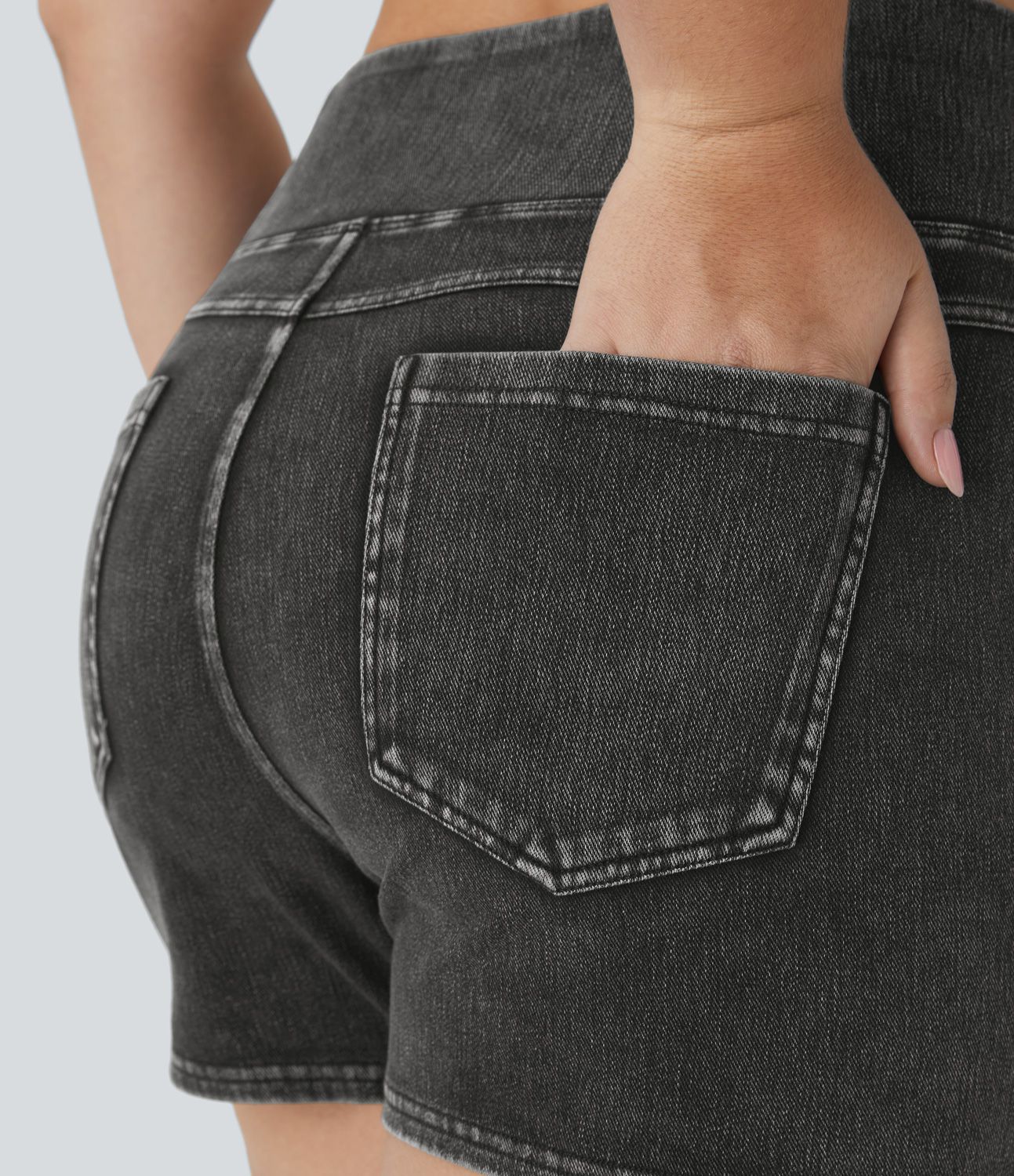 Halara Flex™ Plus Size Shorts mit hohem Bund und Crossover-Gesäßtasche, dehnbarer Denim-Strick 7,6 cm