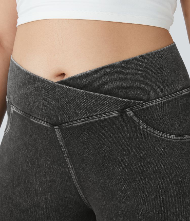 Halara Flex™ Plus Size Shorts mit hohem Bund und Crossover-Gesäßtasche, dehnbarer Denim-Strick 7,6 cm