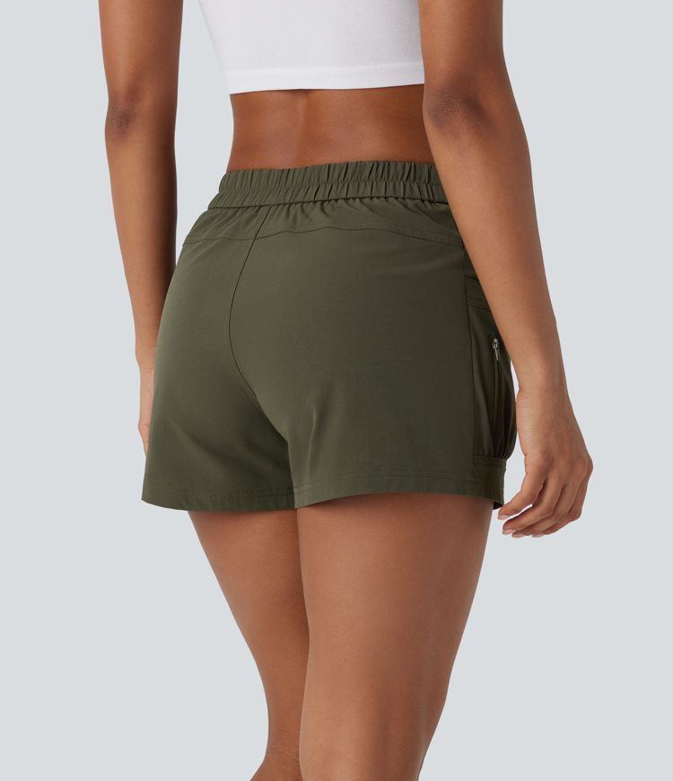 Lässige Shorts mit mittelhohem Bund, Seitentaschen und verstellbarem Hosenbund