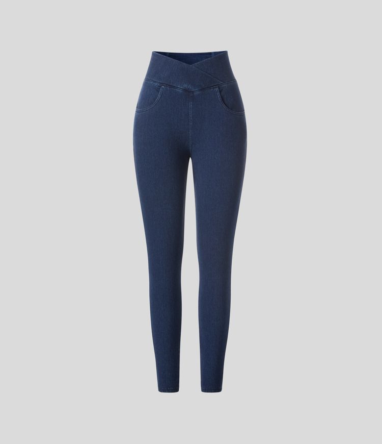 Halara Flex™ Denim Heat - 7/8-Leggings aus Denim mit hohem Crossover-Bund und Seitentaschen
