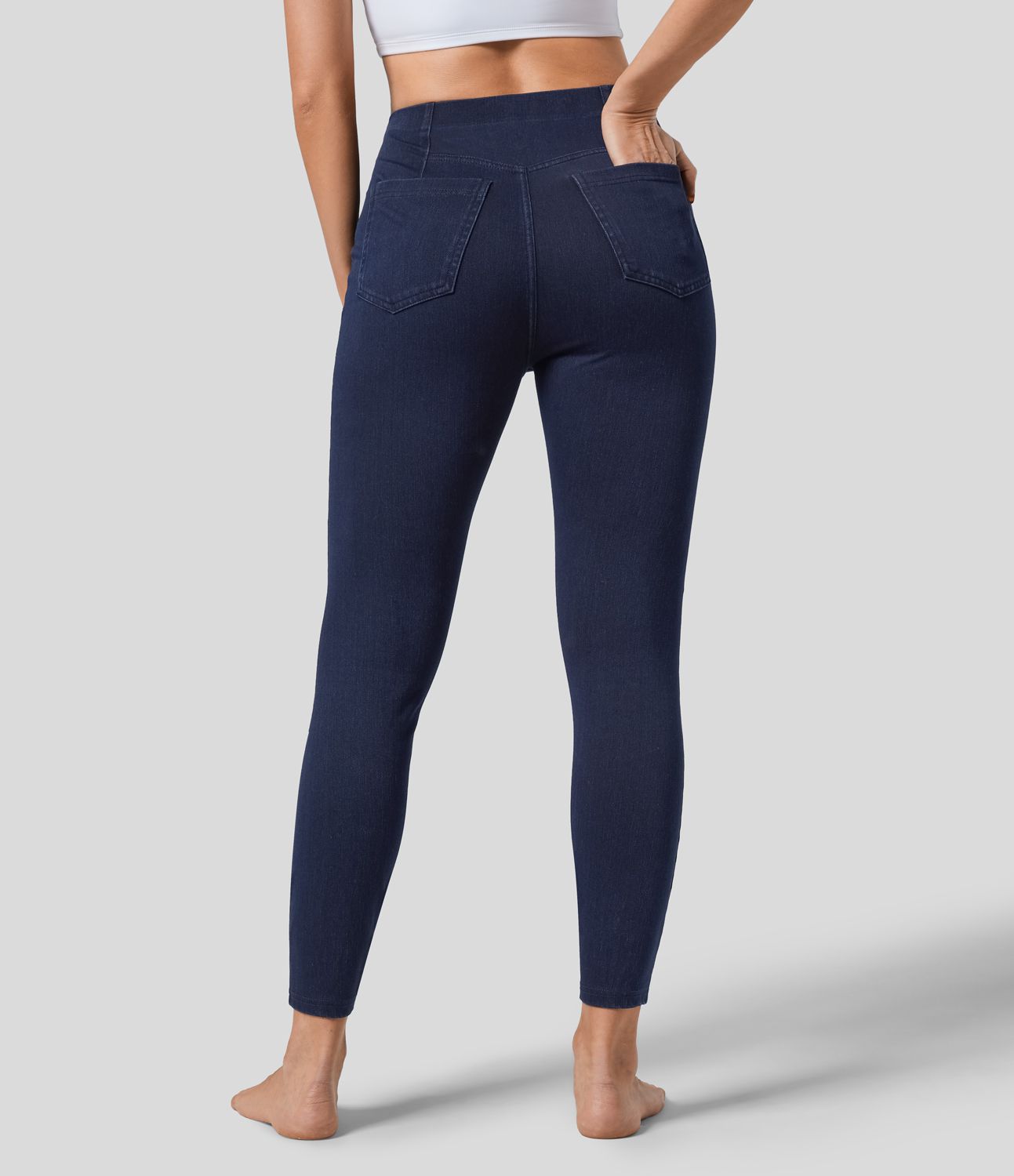 Halara Flex™ Leggings 7/8 Casual en Denim Tricot Extensible Taille Haute avec Dos en Forme de V et Poches Latérales Halara Flex™ Leggings 7/8 Casual en Denim Tricot Extensible Taille Haute avec Dos en Forme de V et Poches Latérales