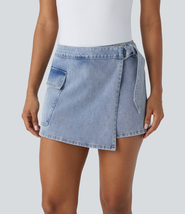 Jupe-short décontractée en denim extensible Halara Flex™ à taille basse avec boutons, fermeture éclair, ceinture et poche latérale