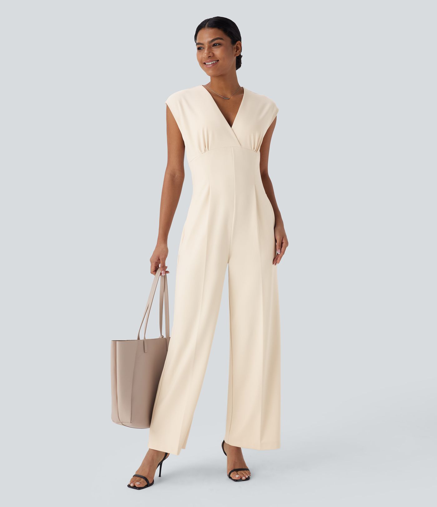 Combinaison de travail col V à manches courtes avec fermeture éclair invisible et poches latérales