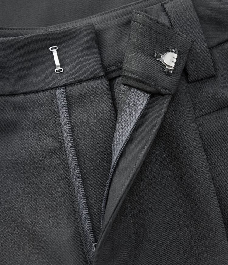 Stoffhose mit hohem Bund und weitem Bein