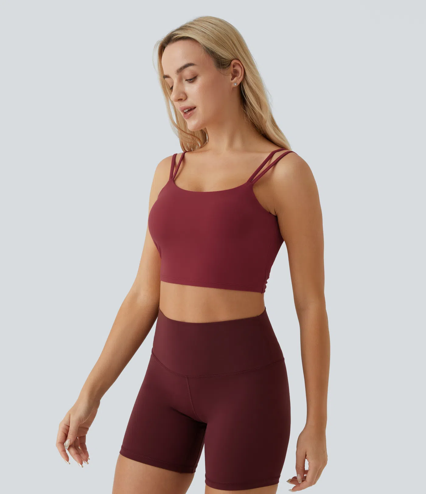 Rückenfreies, gedrehtes, kurzes Yoga-Tanktop mit doppelten Trägern