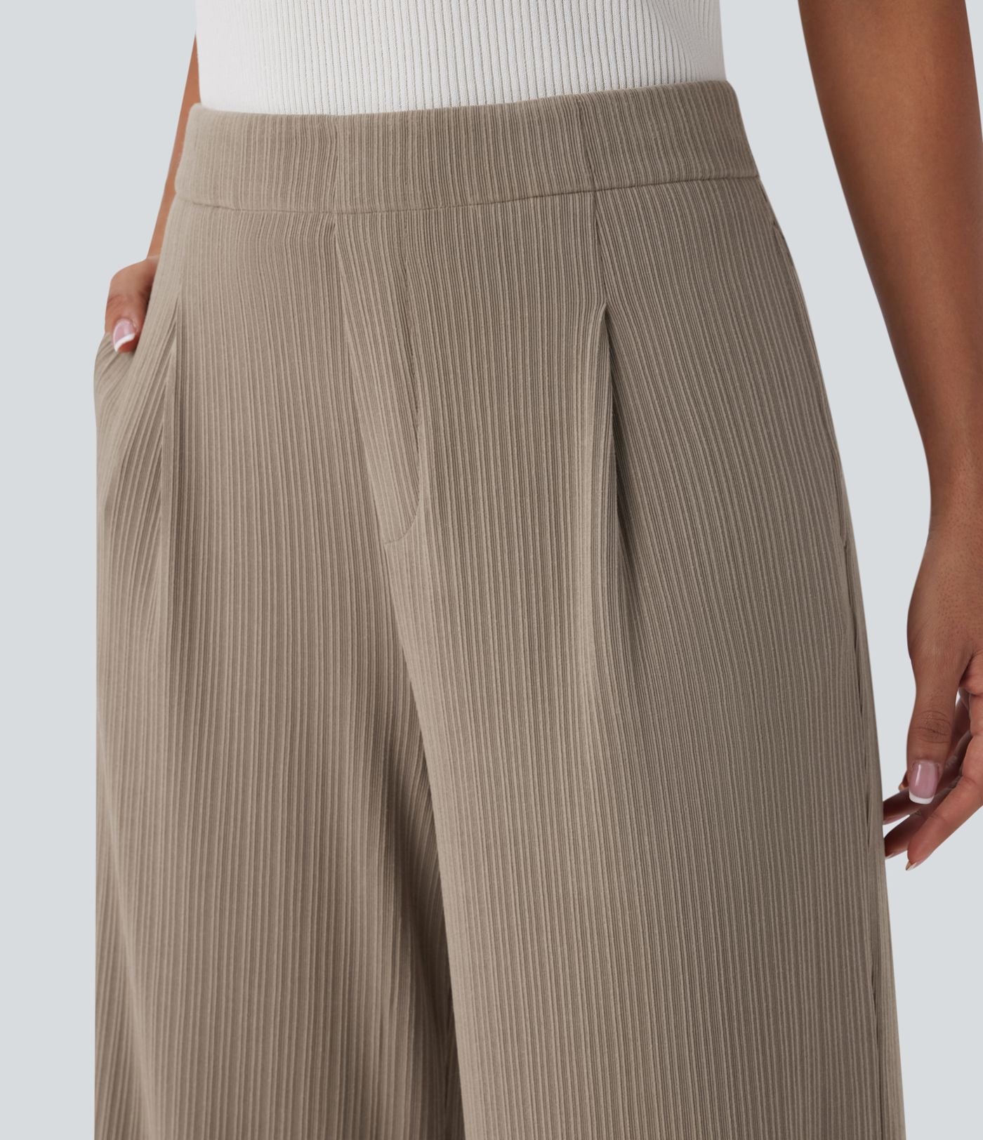 Stoffhose mit hohem Bund und weitem Bein