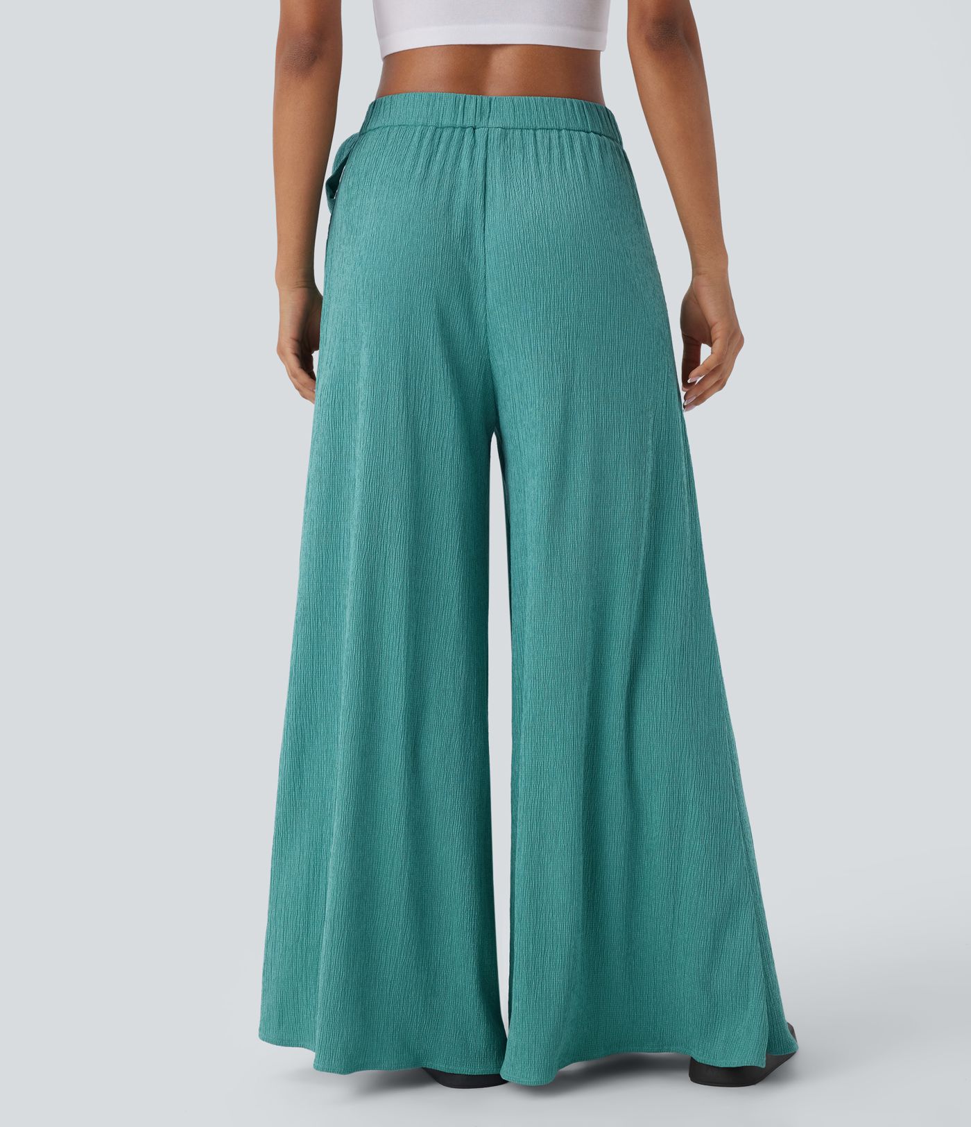 Fließende Freizeithose mit hohem Bund, Bindeband an der Seite und weitem Bein