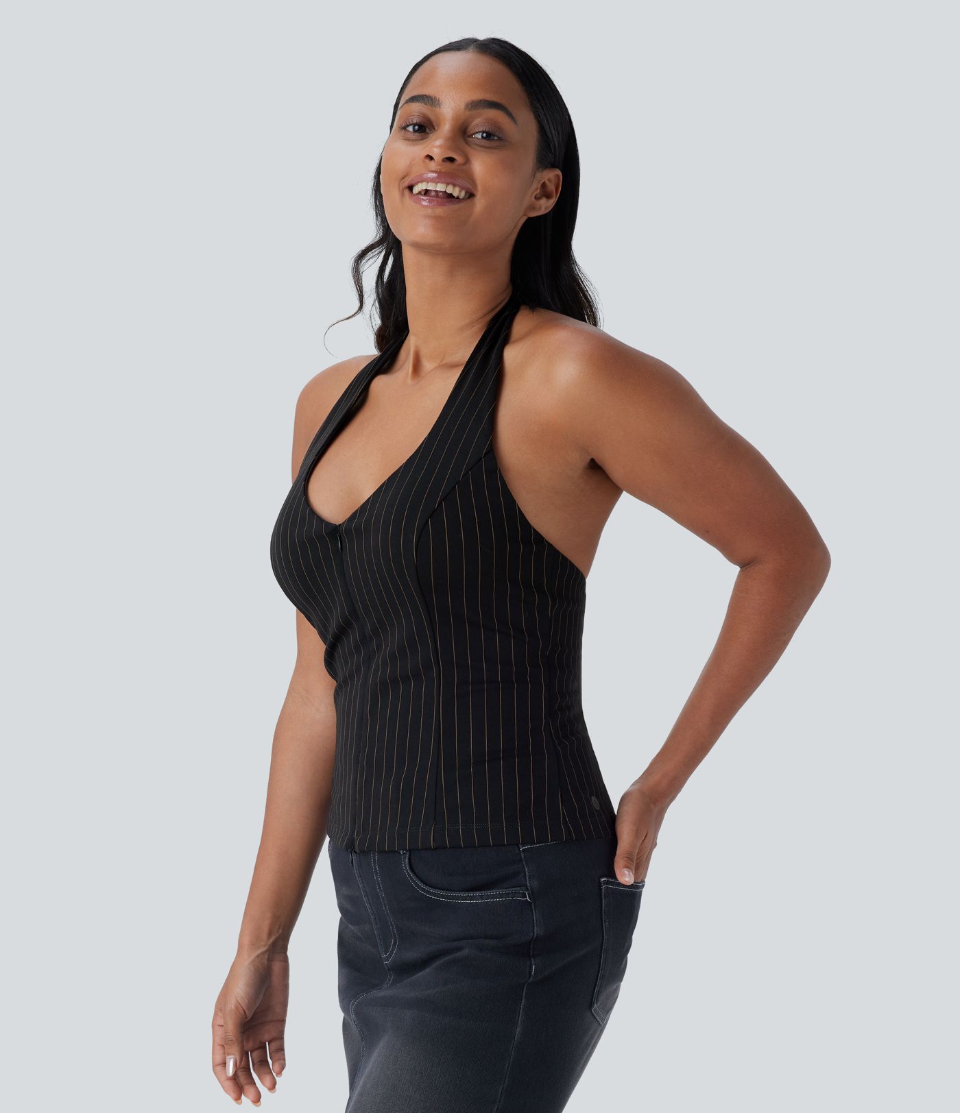 Neckholder-Top mit rückenfreiem 2-Wege-Reißverschluss und Cool Touch-Streifen