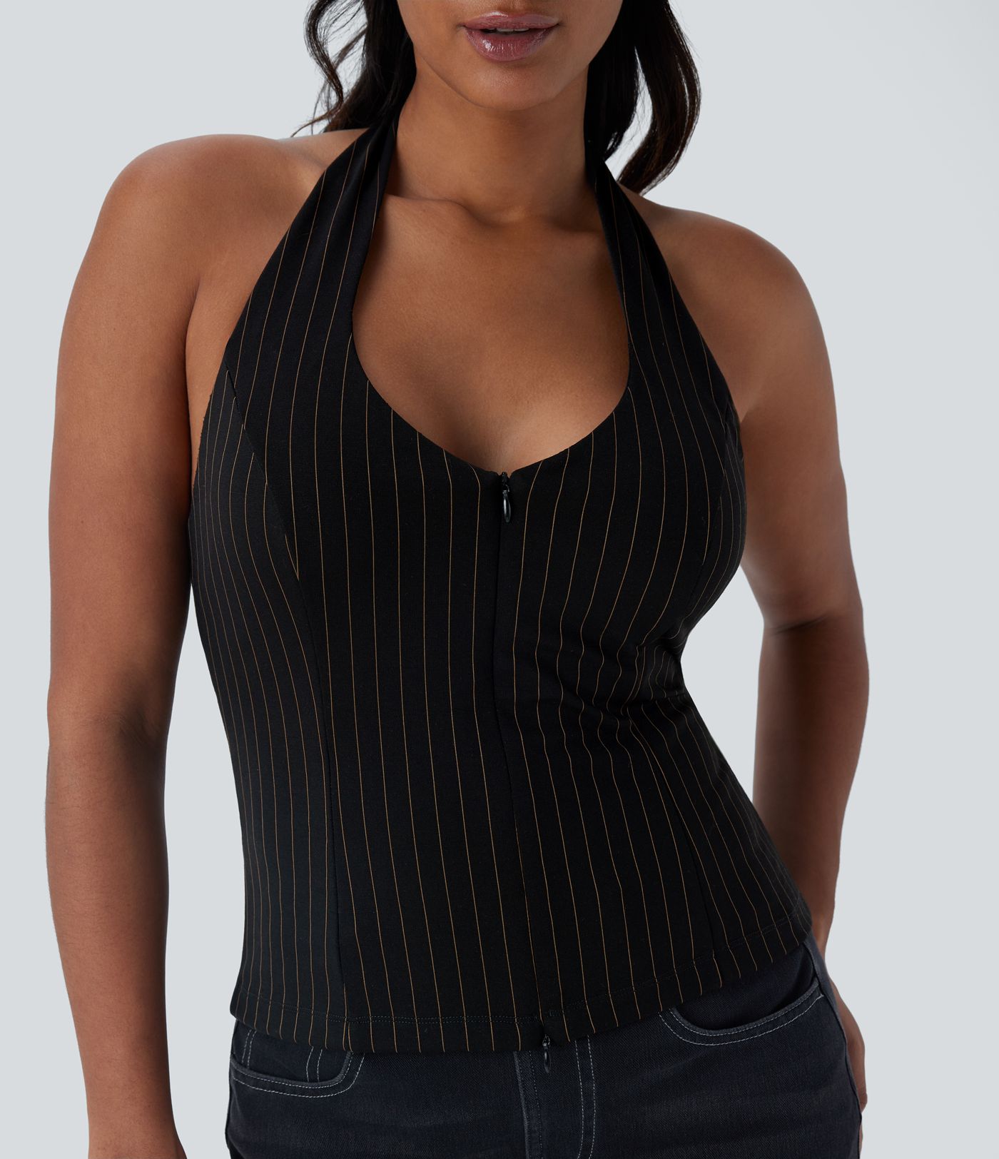 Neckholder-Top mit rückenfreiem 2-Wege-Reißverschluss und Cool Touch-Streifen