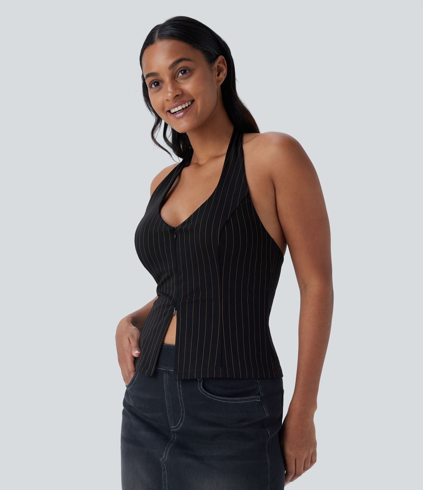 Neckholder-Top mit rückenfreiem 2-Wege-Reißverschluss und Cool Touch-Streifen