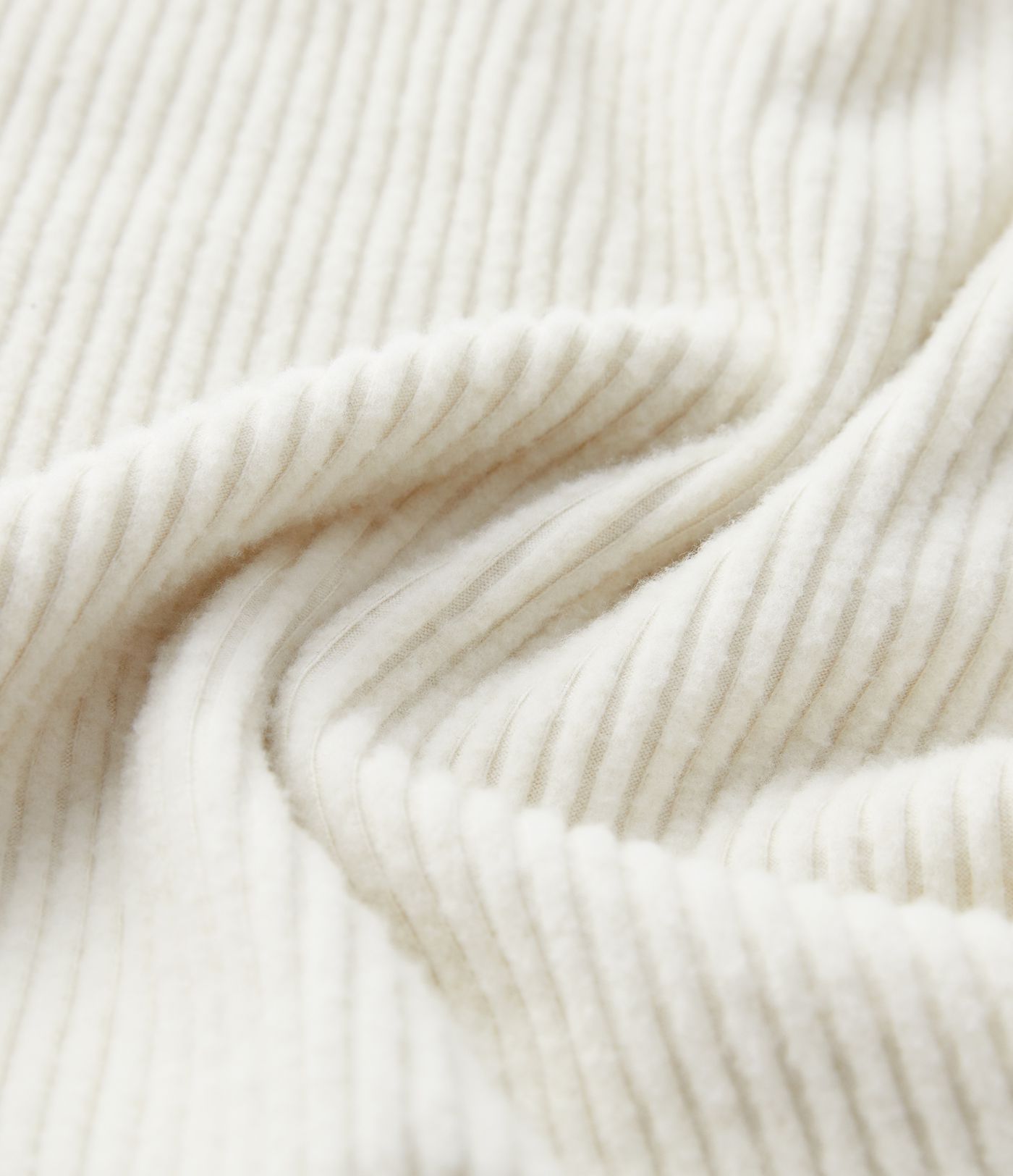 Geripptes Strick-Sweatshirt mit Kapuze, langen Ärmeln und Schlitz