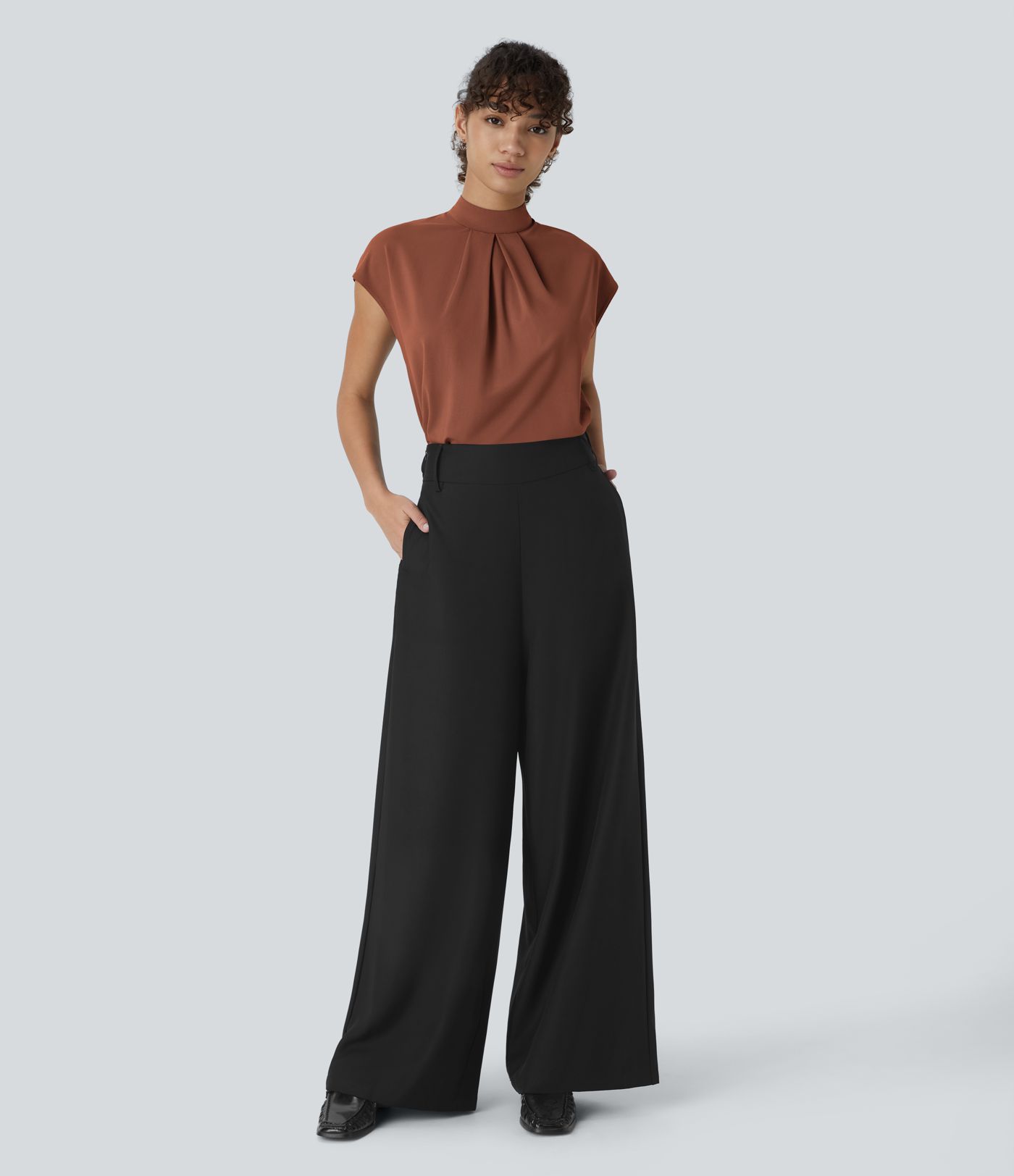 Camisa de trabajo en cuello mao, refuerzo en la espalda y protector de mangas.