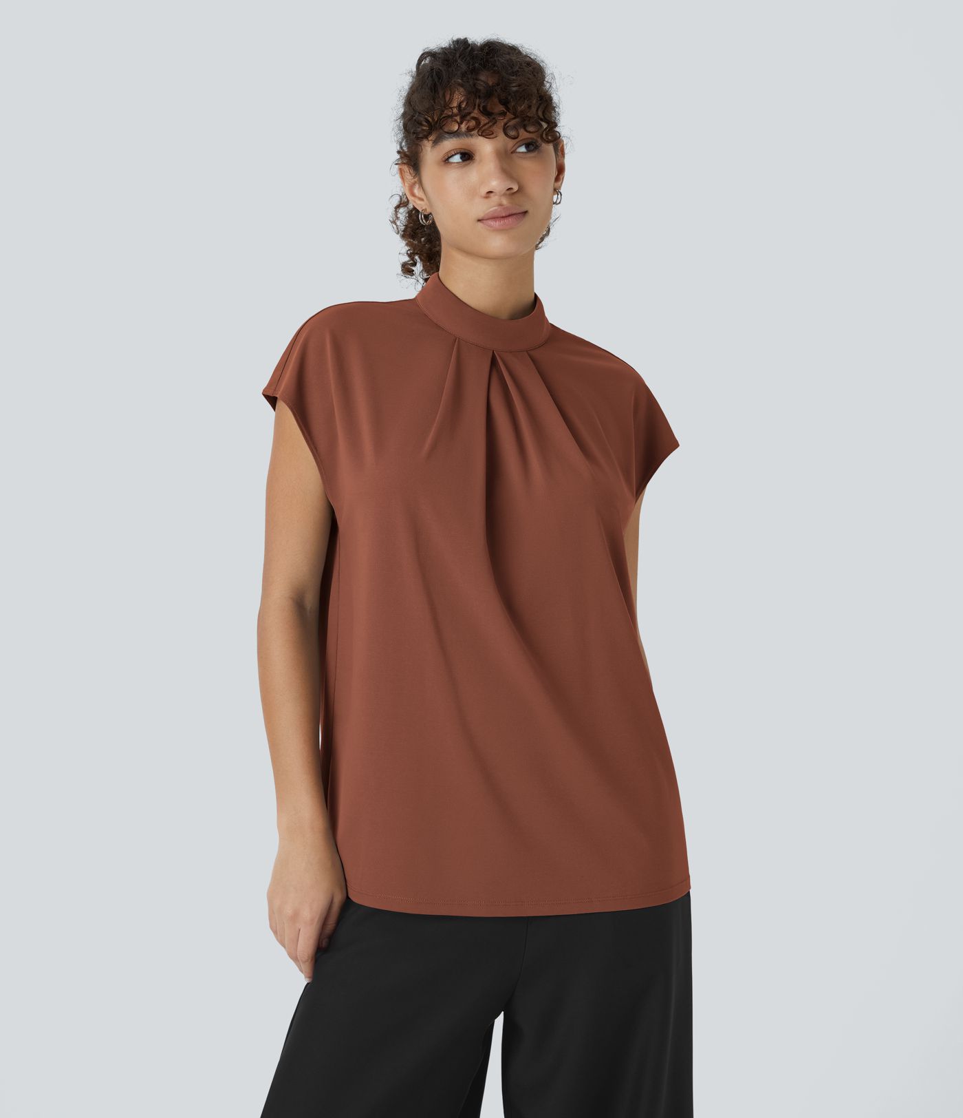 Camisa de trabajo en cuello mao, refuerzo en la espalda y protector de mangas.