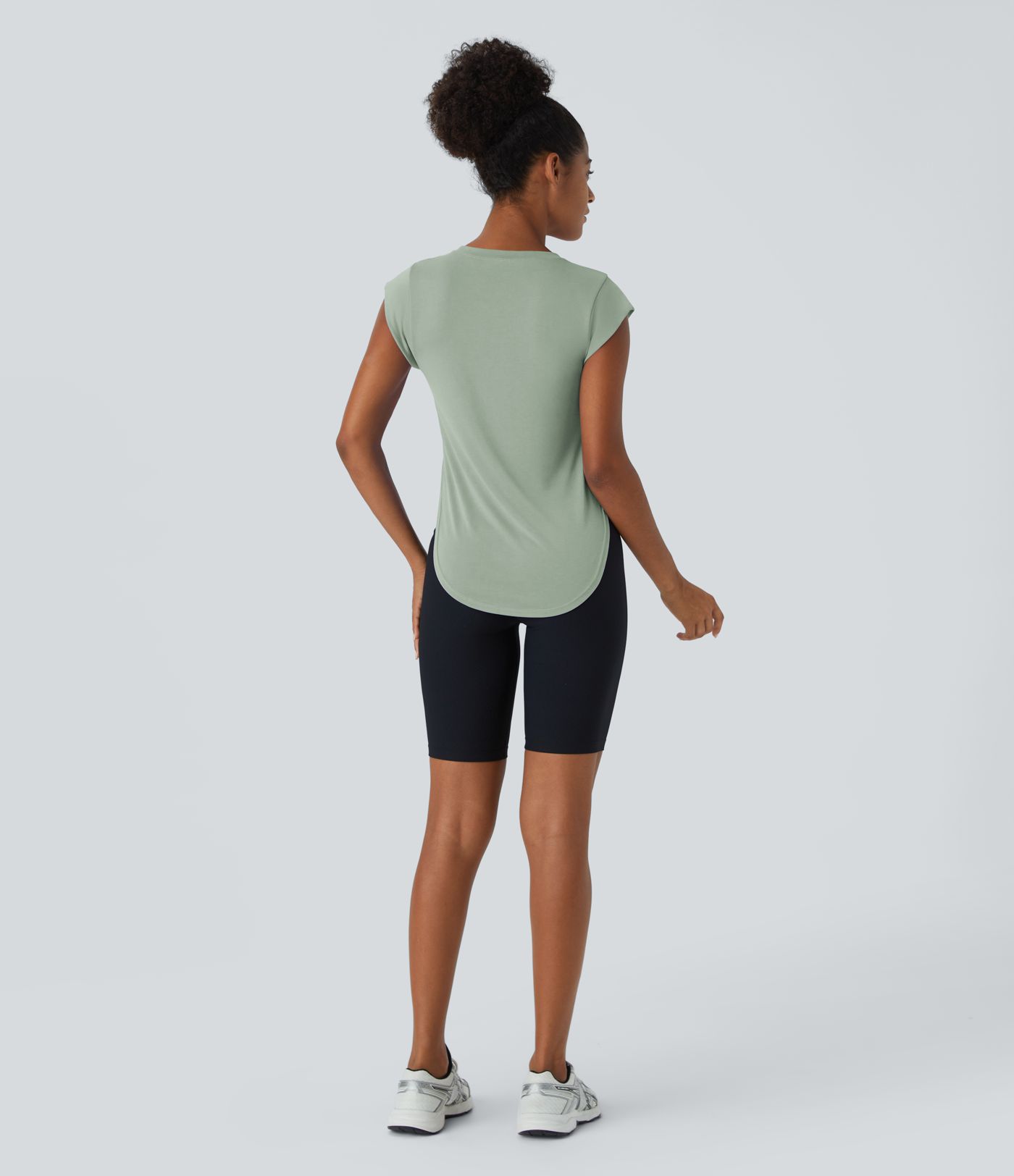Round Neck Curved Hem Yoga Sports Top