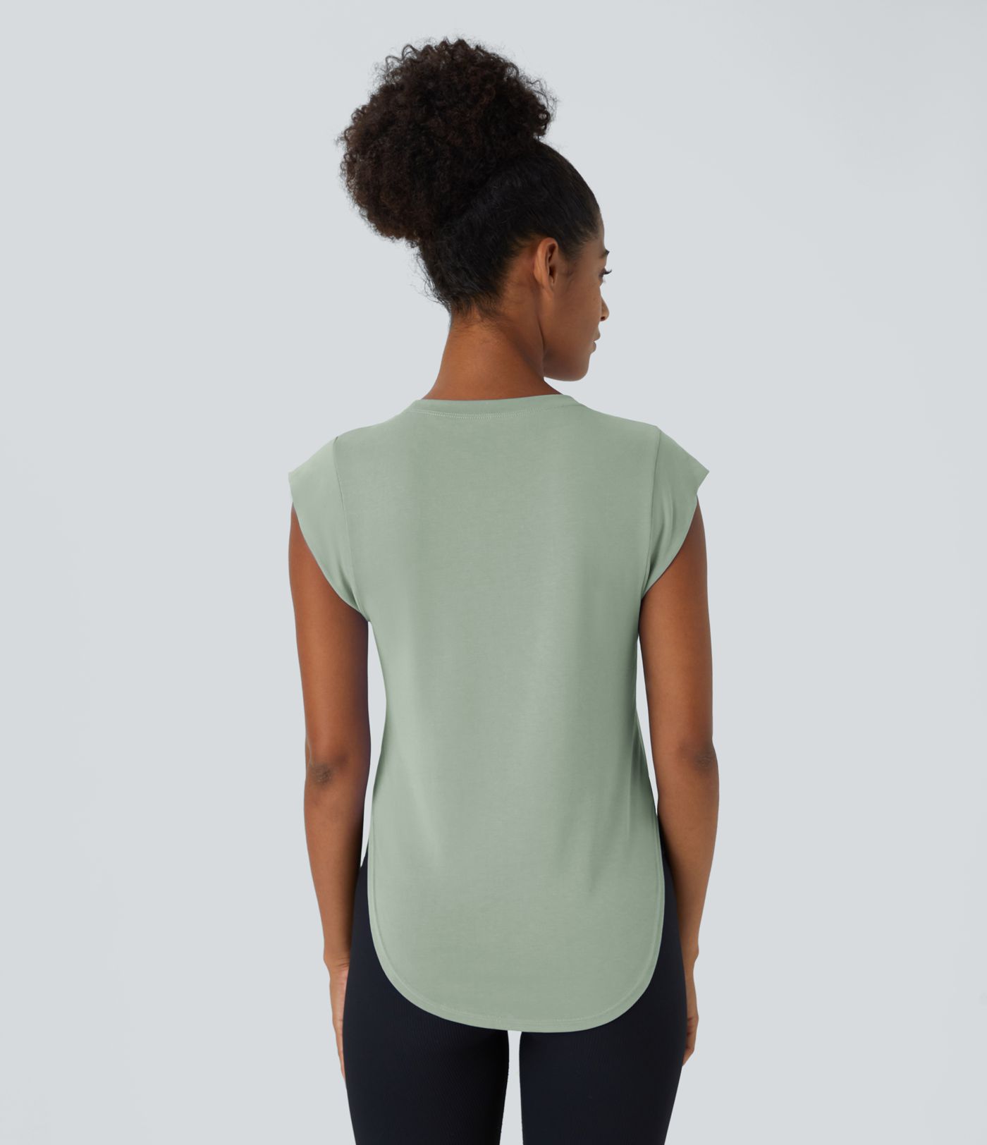 Round Neck Curved Hem Yoga Sports Top
