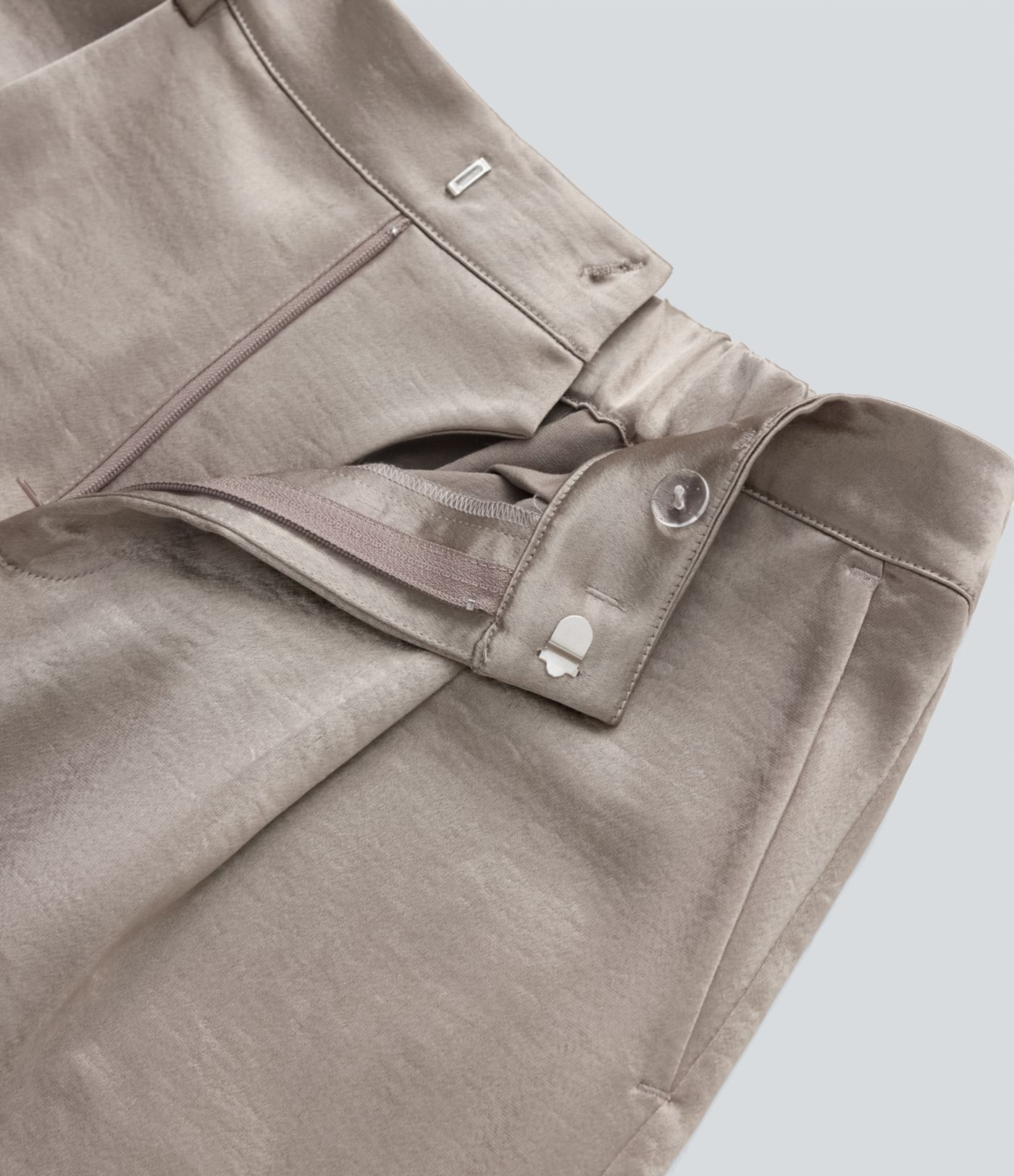 High-waisted office trousers with side satin pockets and wide legs
