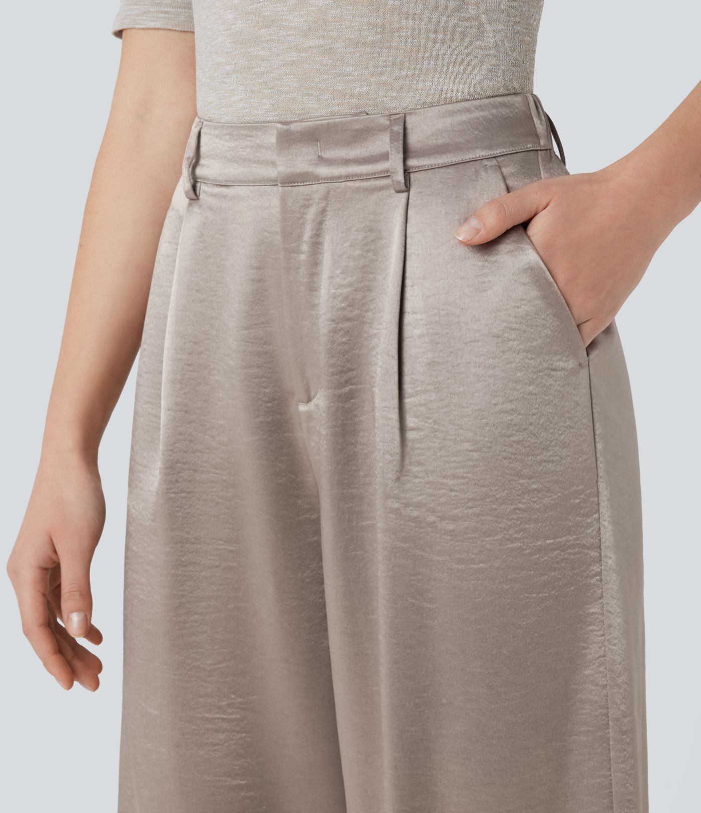 High-waisted office trousers with side satin pockets and wide legs
