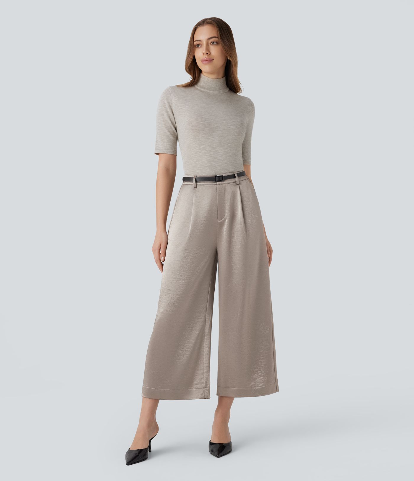 High-waisted office trousers with side satin pockets and wide legs