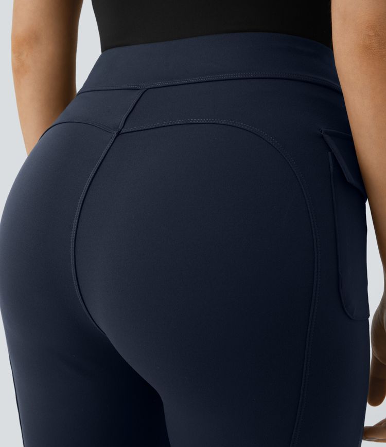 Pantalón cargo acampanado bolsillo solapa lateral botón tiro alto