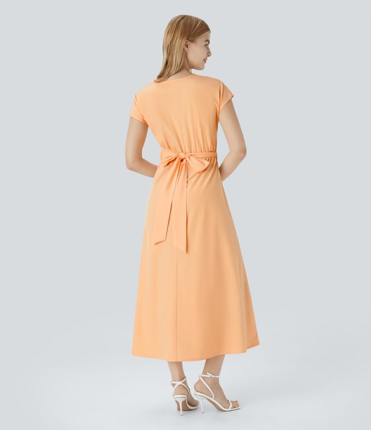 Breezeful™ Kurzärmliges Midi-Freizeitkleid mit V-Ausschnitt, Seitentaschen und Bindeband hinten - schnelltrocknend