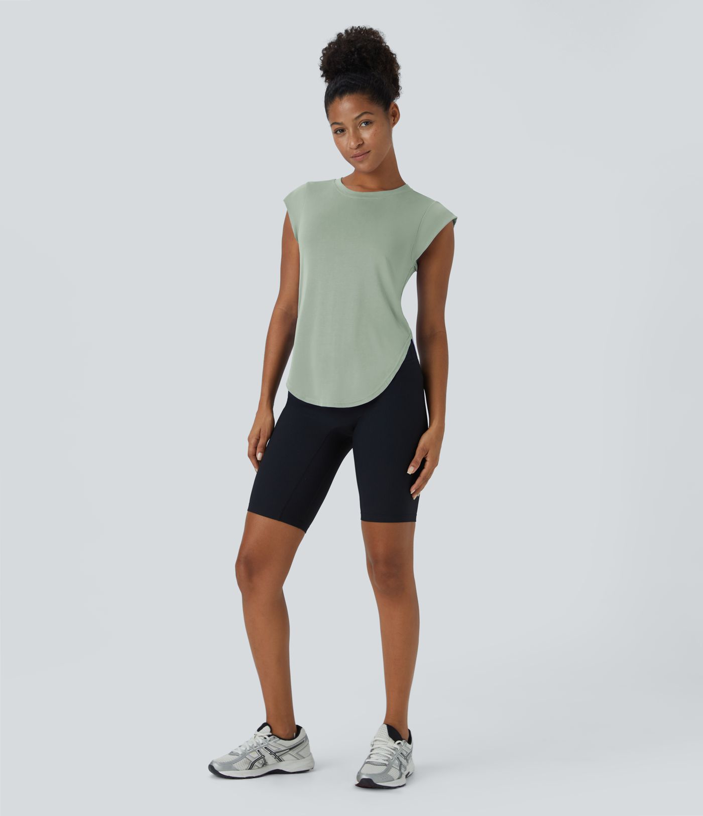 Round Neck Curved Hem Yoga Sports Top