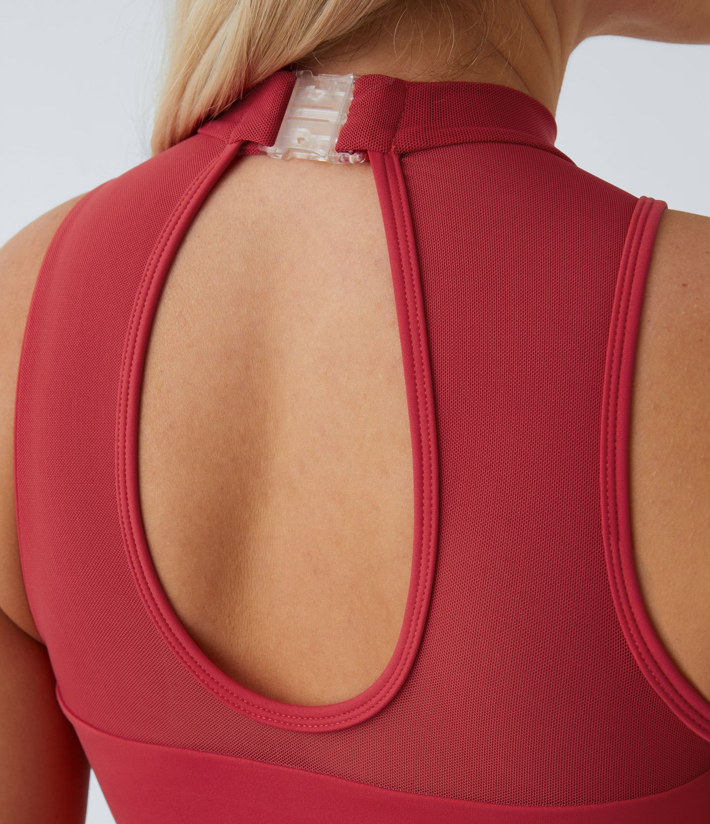 대비 메쉬 버클 백리스 스플릿 2-in-1 사이드 포켓 댄스 액티브 드레스-Easy Peezy Edition