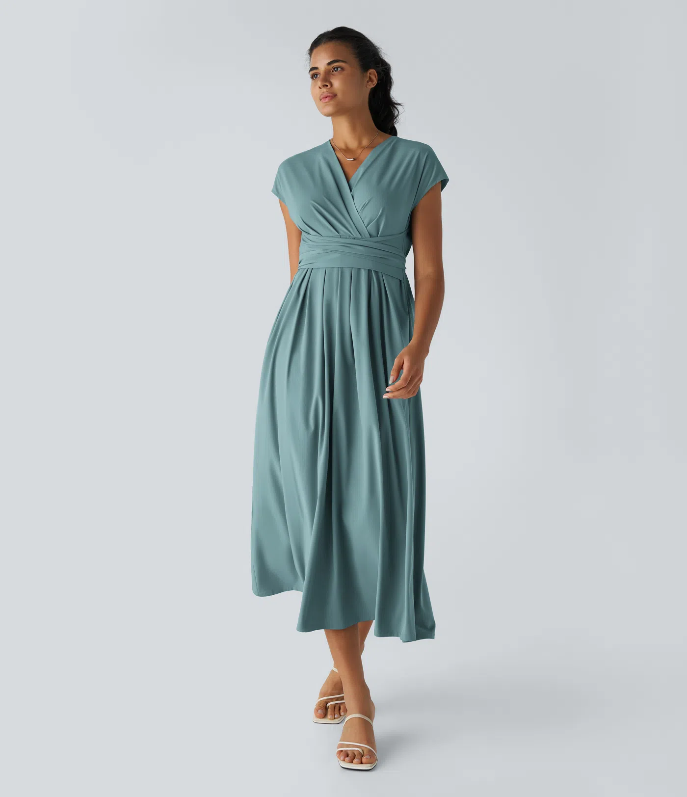 Breezeful™ Kurzärmliges Midi-Freizeitkleid mit V-Ausschnitt, Seitentaschen und Bindeband hinten - schnelltrocknend