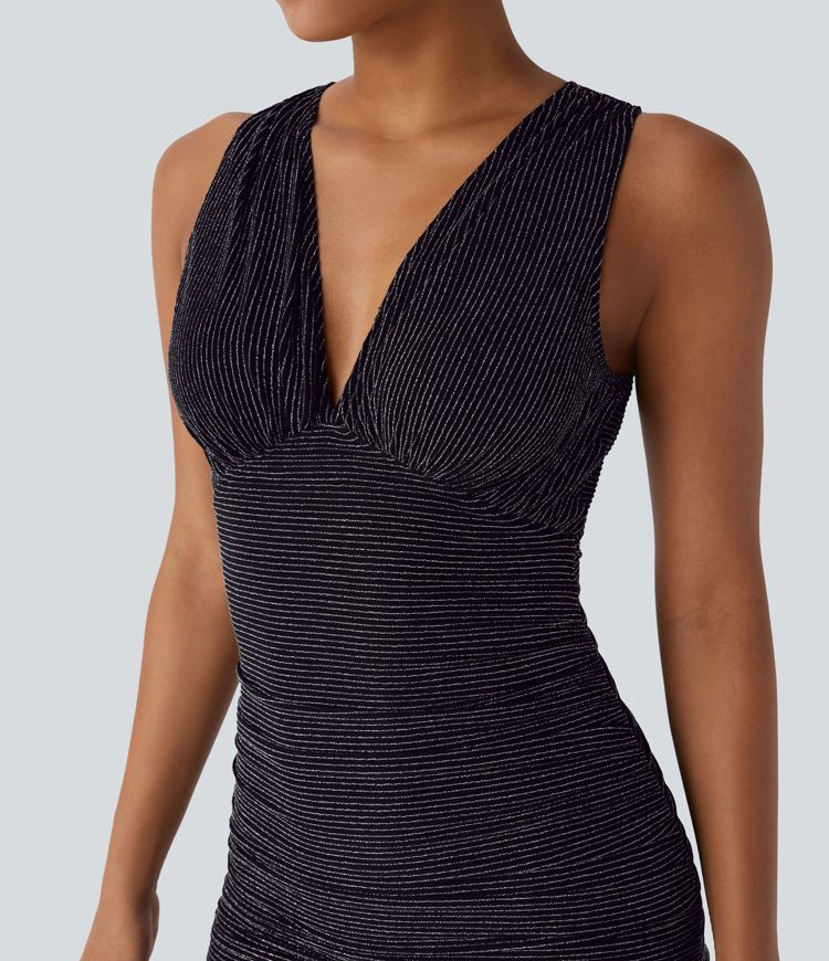 Robe courte moulante sans manches à rayures métallisées et fronces col en V