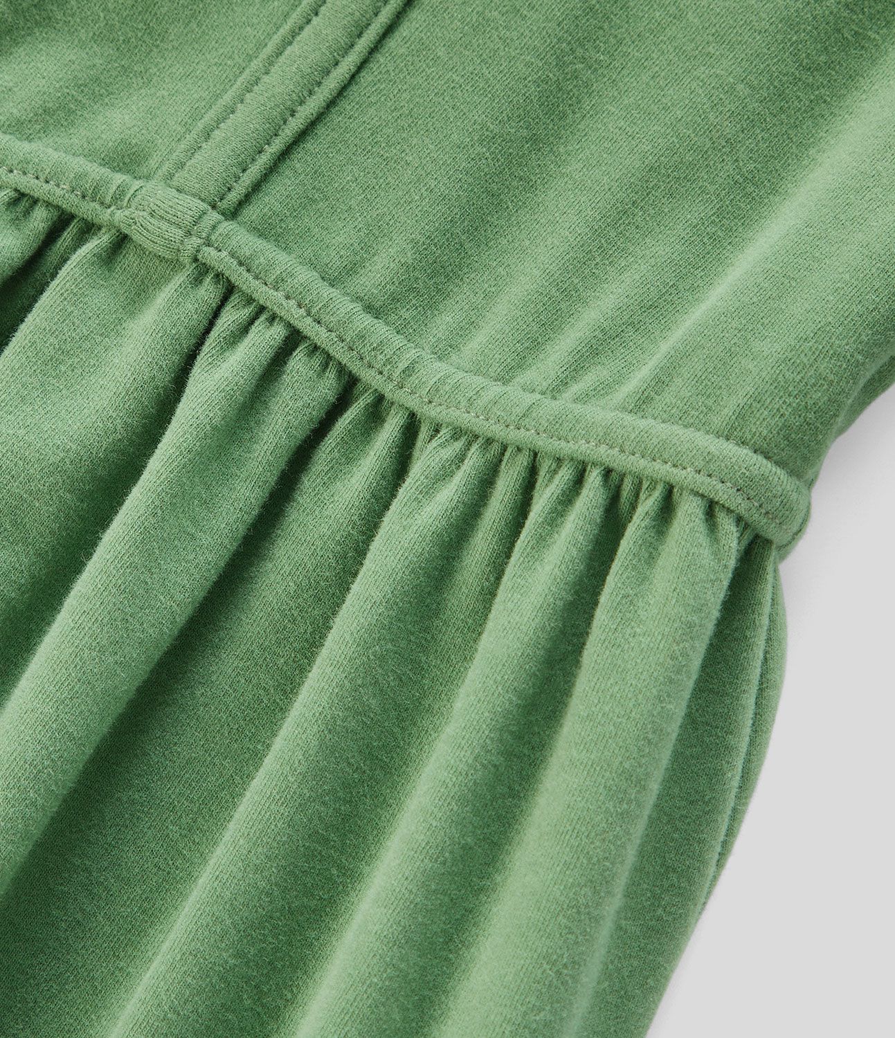 Langärmliges, rückenfreies, plissiertes, lässiges Maxikleid aus Baumwolle mit U-Ausschnitt und zurückbindendem Design