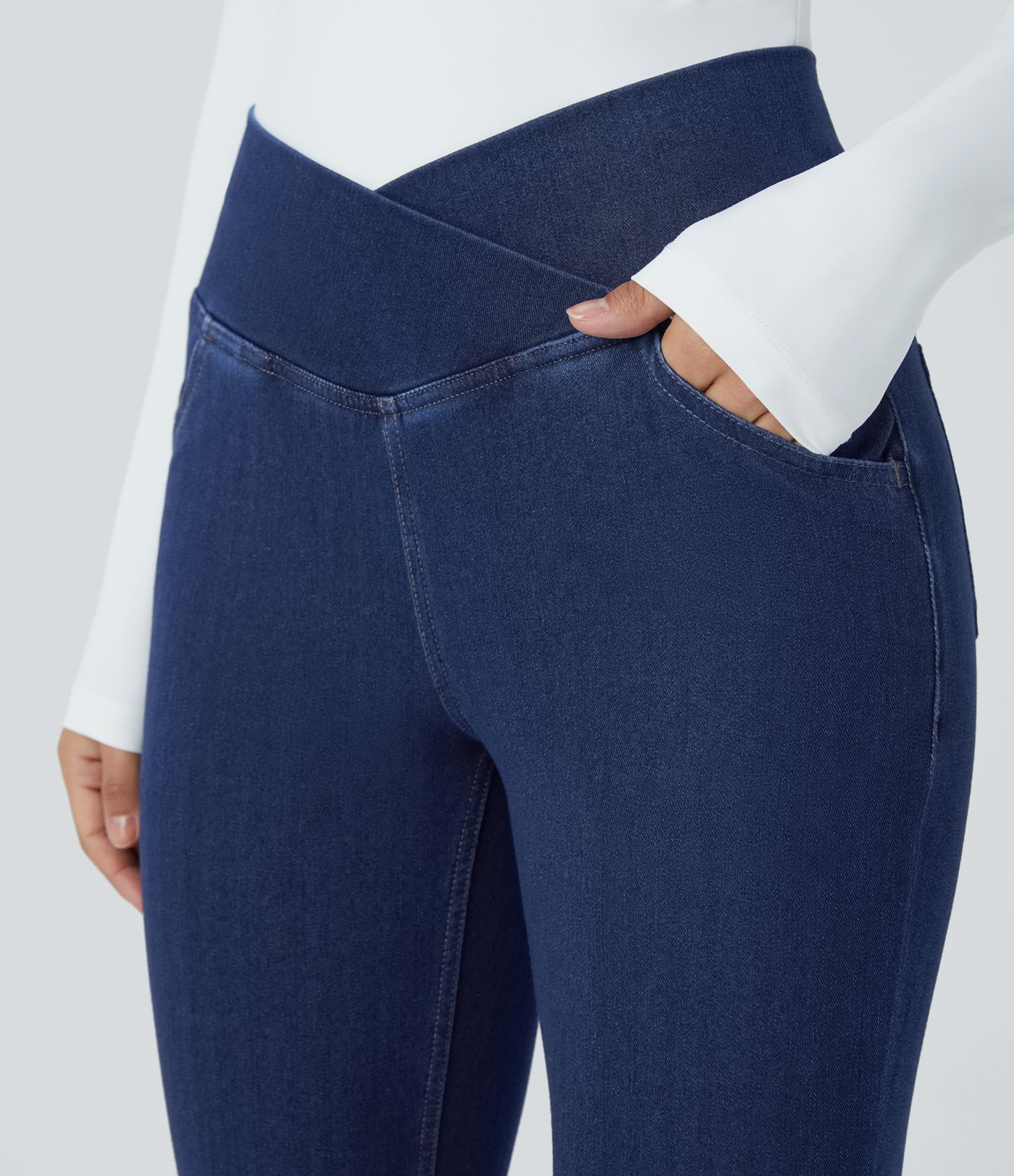 Halara Flex™ ハイウエスト クロスオーバー ポケット クールタッチ ウォッシュド ストレッチニット カジュアル スーパーフレア ジーンズ