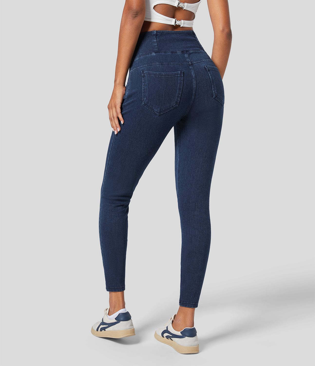 Halara Flex™ Denim Heat - 7/8-Leggings aus Denim mit hohem Crossover-Bund und Seitentaschen