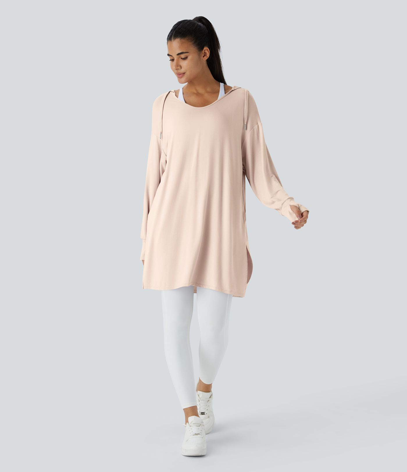 Sweat à capuche à encolure en V, avec cordons et passe-pouces, modèle long décontracté.