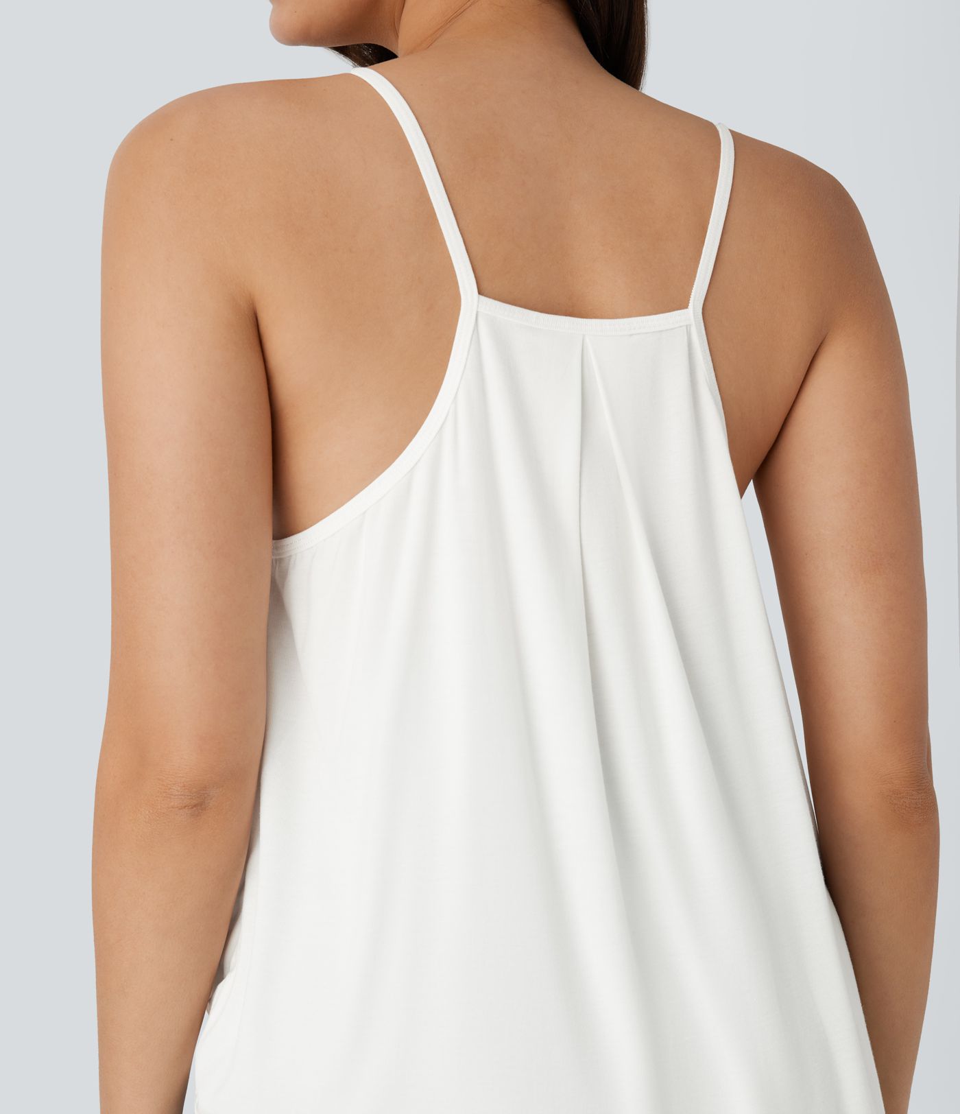 Lässiges, geripptes Camisole mit V-Ausschnitt und Knopfleiste