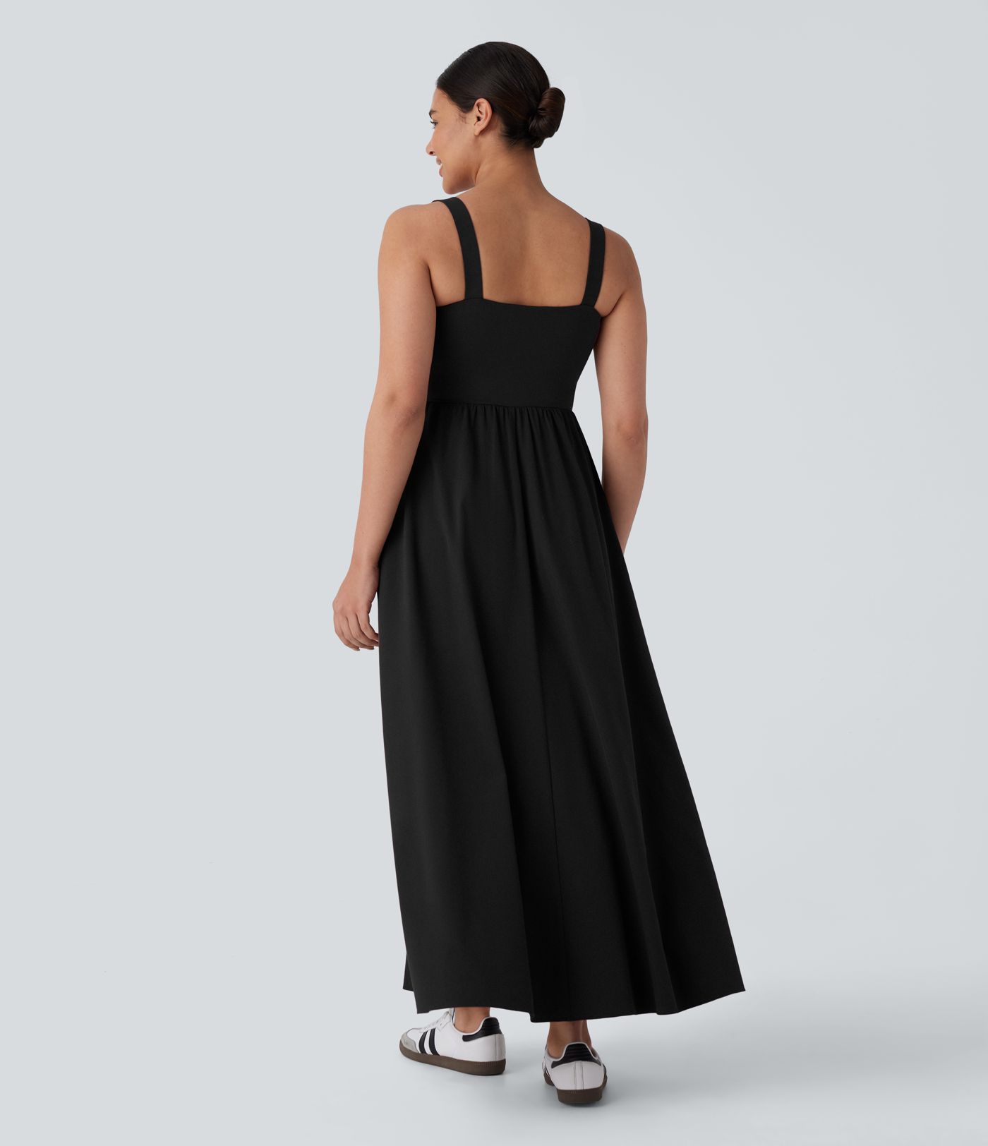 Breezeful™ - Fließendes Freizeit-Maxikleid mit quadratischen Ausschnitt, Seitentaschen und geformten Cups - Push Up