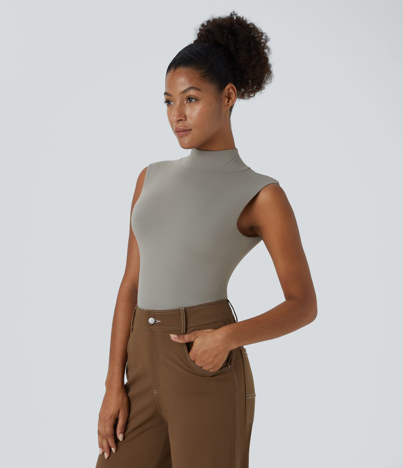 Stand collar sleeveless casual bodysuit