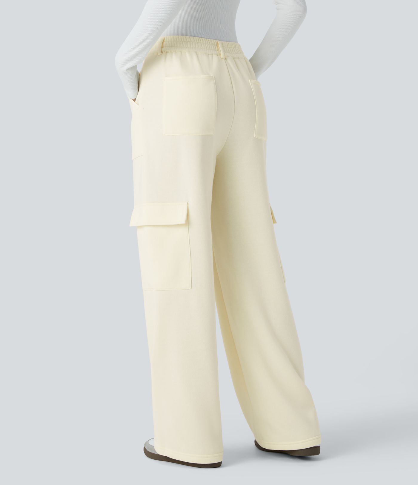 Pantalon cargo en polaire taille moyenne avec poches multiples