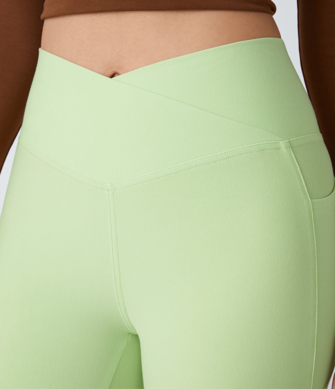 Halara Flex™ Jegging 7/8 Tricot Extensible Coloré à Taille Haute Croisée avec Poches Latérales