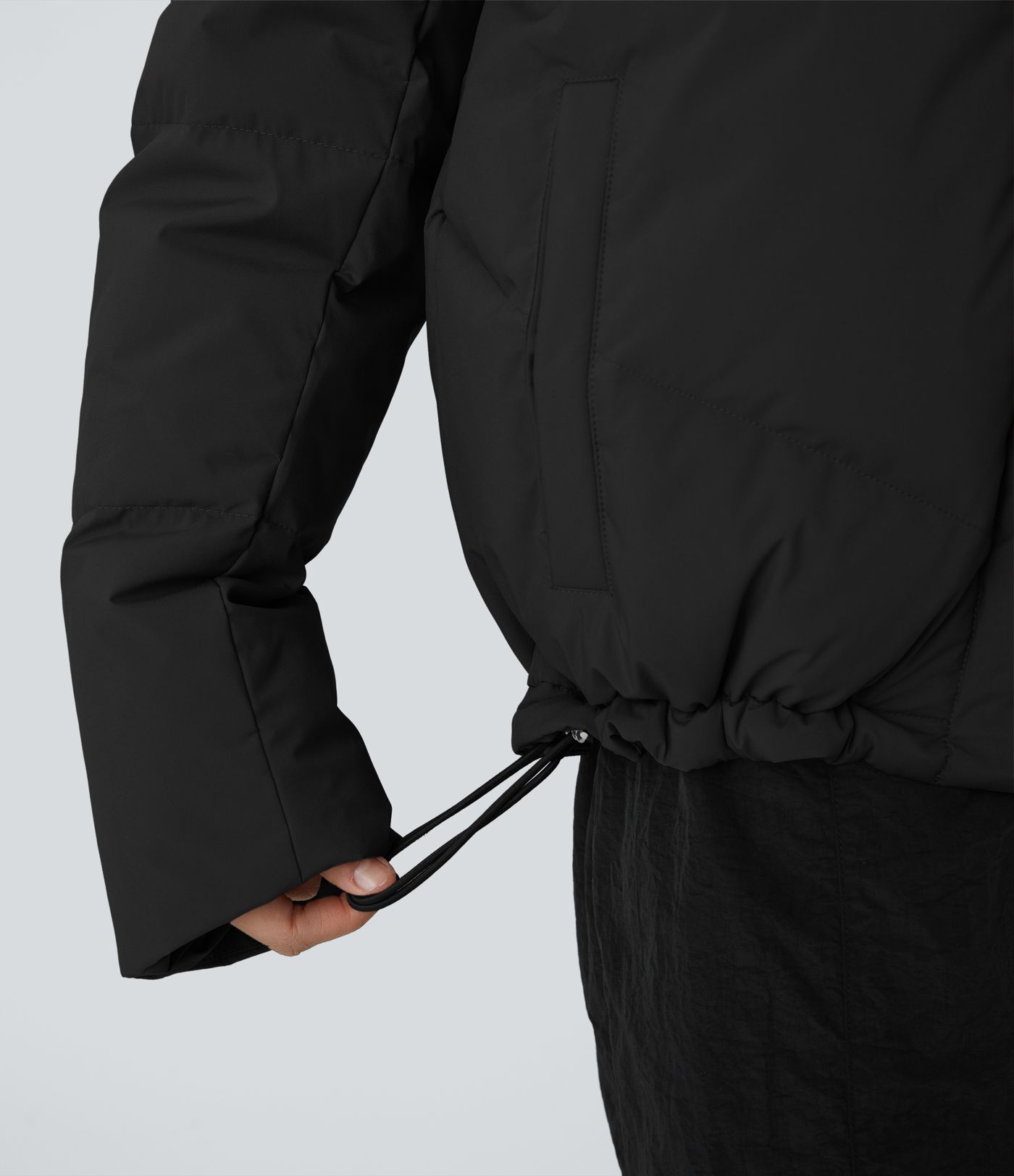 Lässige, wasserabweisende Puffer-Daunenjacke mit Trichterhals, Seitentaschen, Reißverschluss mit Druckknopf und Kordelzug am Saum