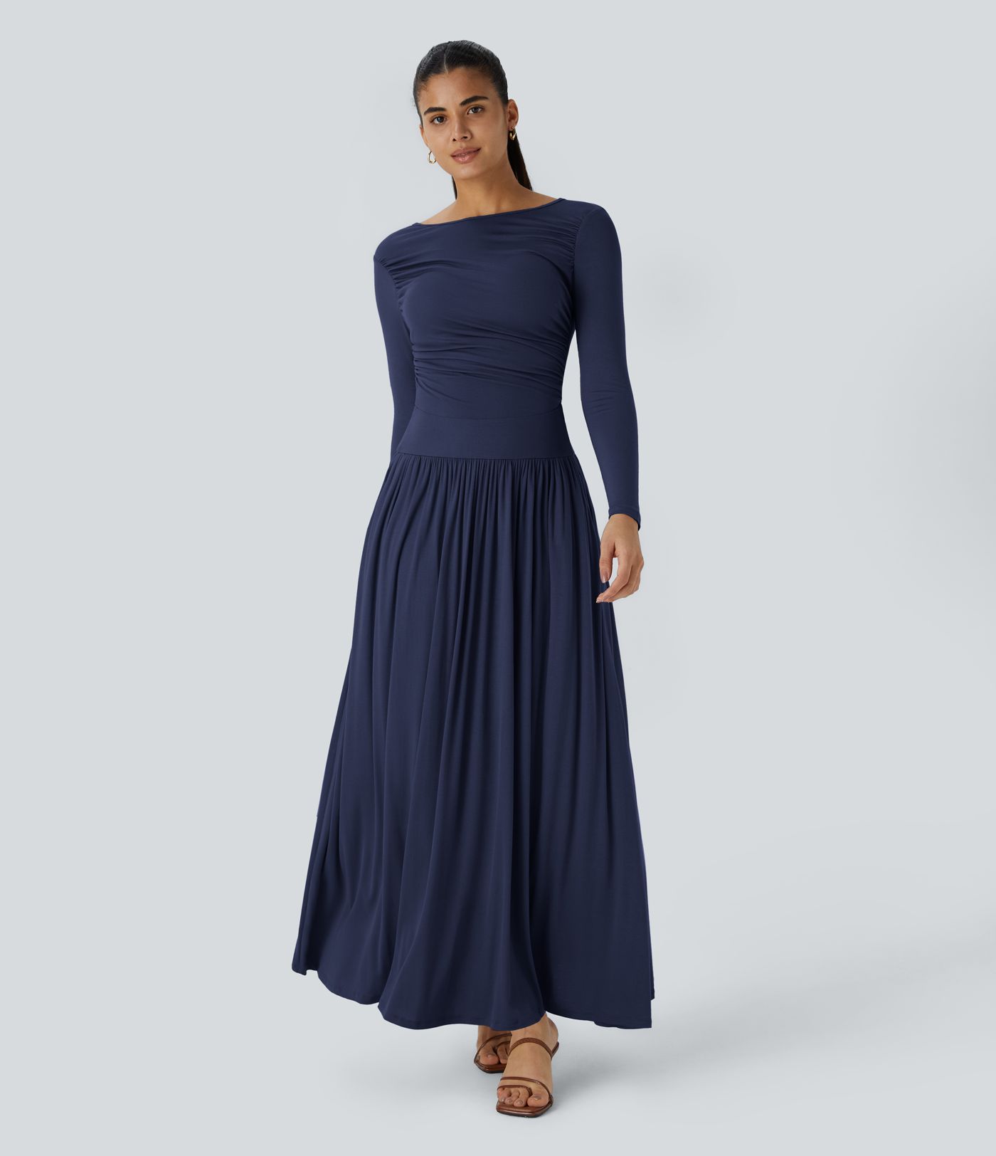 Geripptes Maxi-Kleid mit U-Boot-Ausschnitt und Taschen