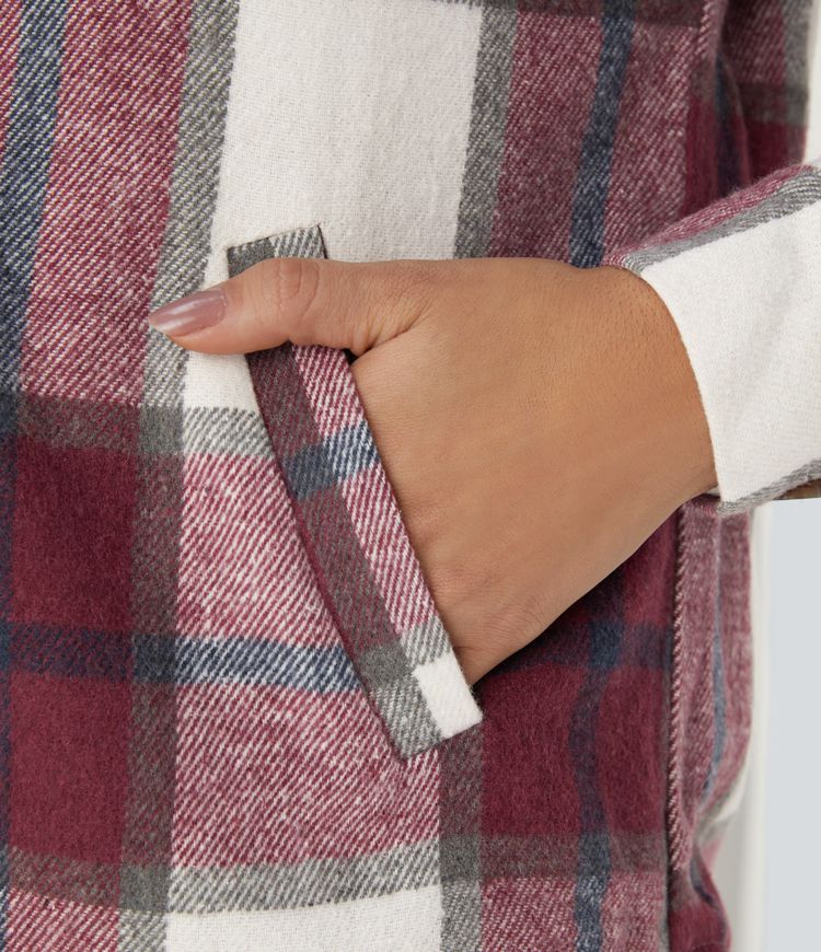 Chaqueta polar a cuadros con capucha y bolsillos