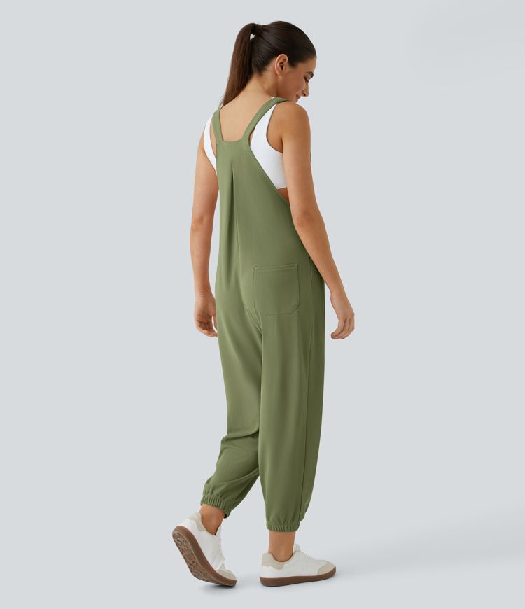 Jogger-Jumpsuit mit verstellbarem Gürtel und Knöpfen, mehreren Taschen und Waffelmuster