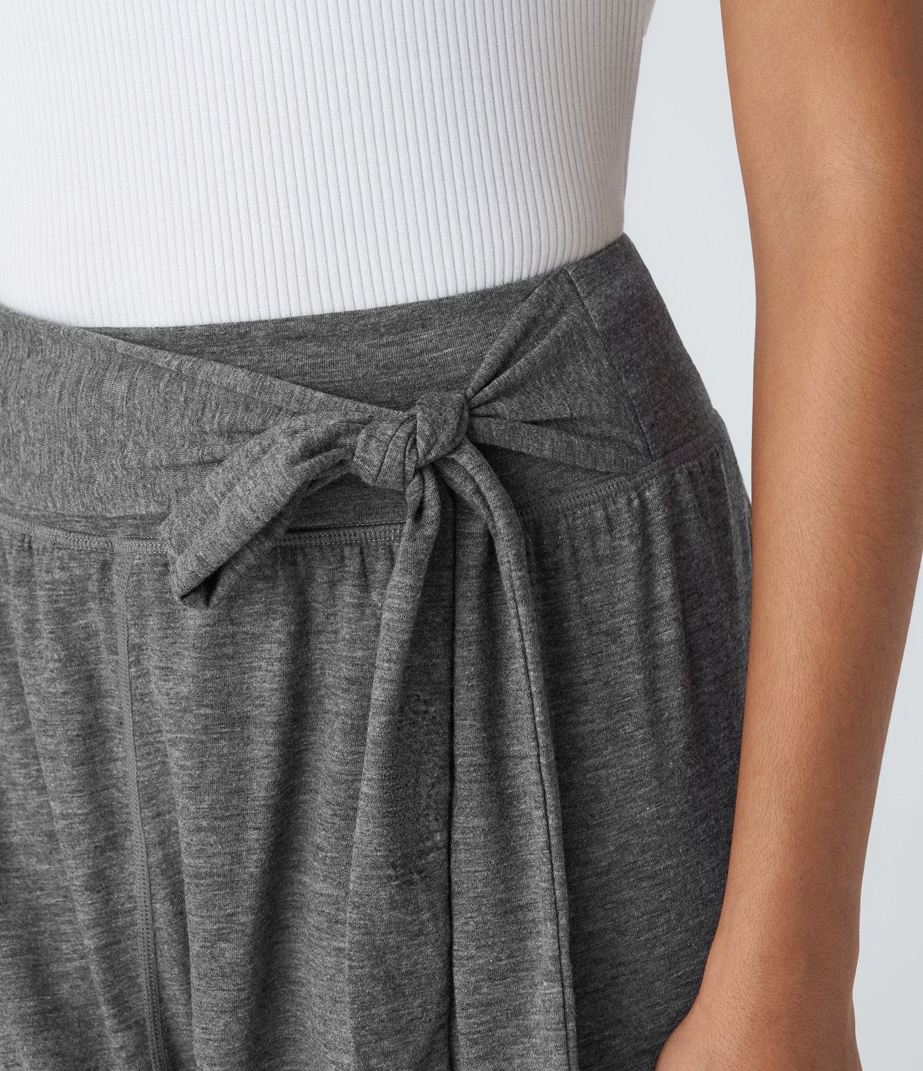 Mid waist design with side tie, multiple pocket casual harem pants