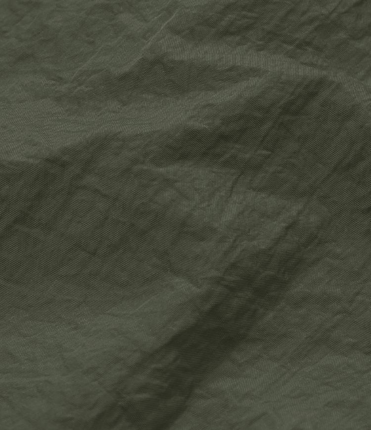 Pantalon cargo décontracté à taille moyenne, jambes larges, boutons, fermeture éclair et poches latérales