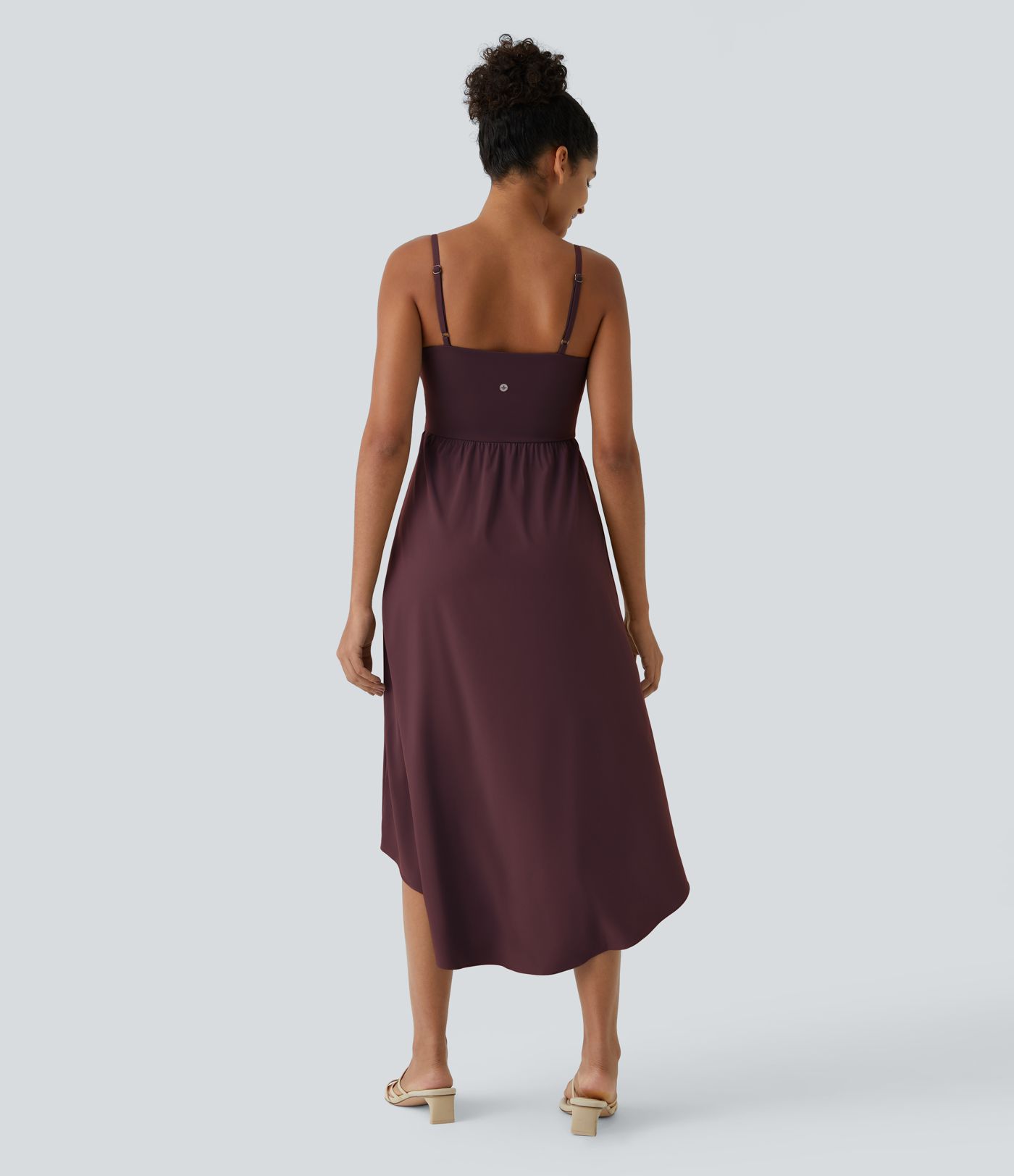 Breezeful™ Rückenfreies, lässiges, 2-teiliges Flowy-Midikleid mit Seitentaschen und asymmetrischem Crossover-Saum, schnell trocknend