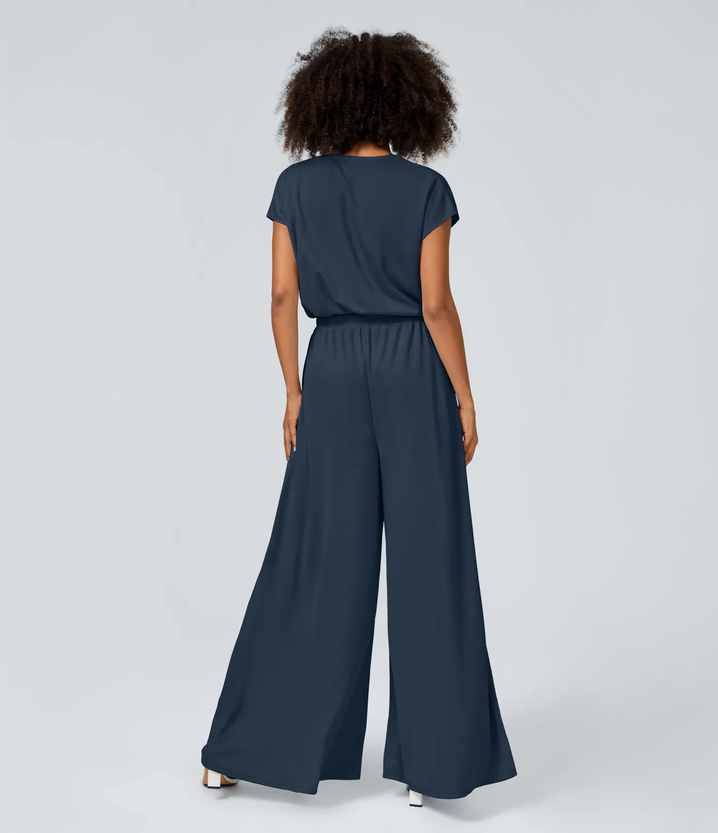 Combinaison Casual Col en V Jambes Large Plissée Manches Courtes Poche Latérale Gaufrée Fluide Combinaison Casual Col en V Jambes Large Plissée Manches Courtes Poche Latérale Gaufrée Fluide