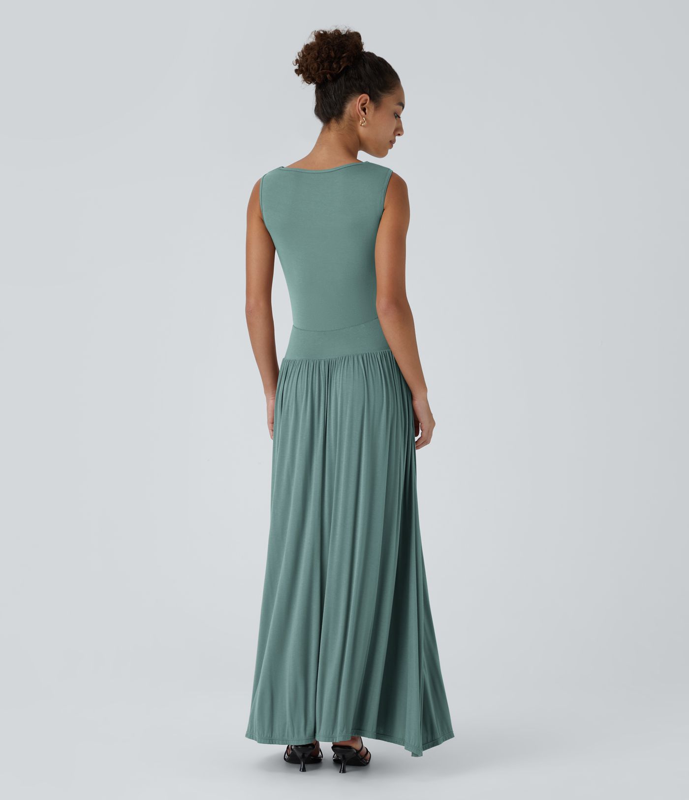 Ribbet maxikjole med bådudskæring, asymmetrisk rem, rynkning og lomme, løs hverdagskjole