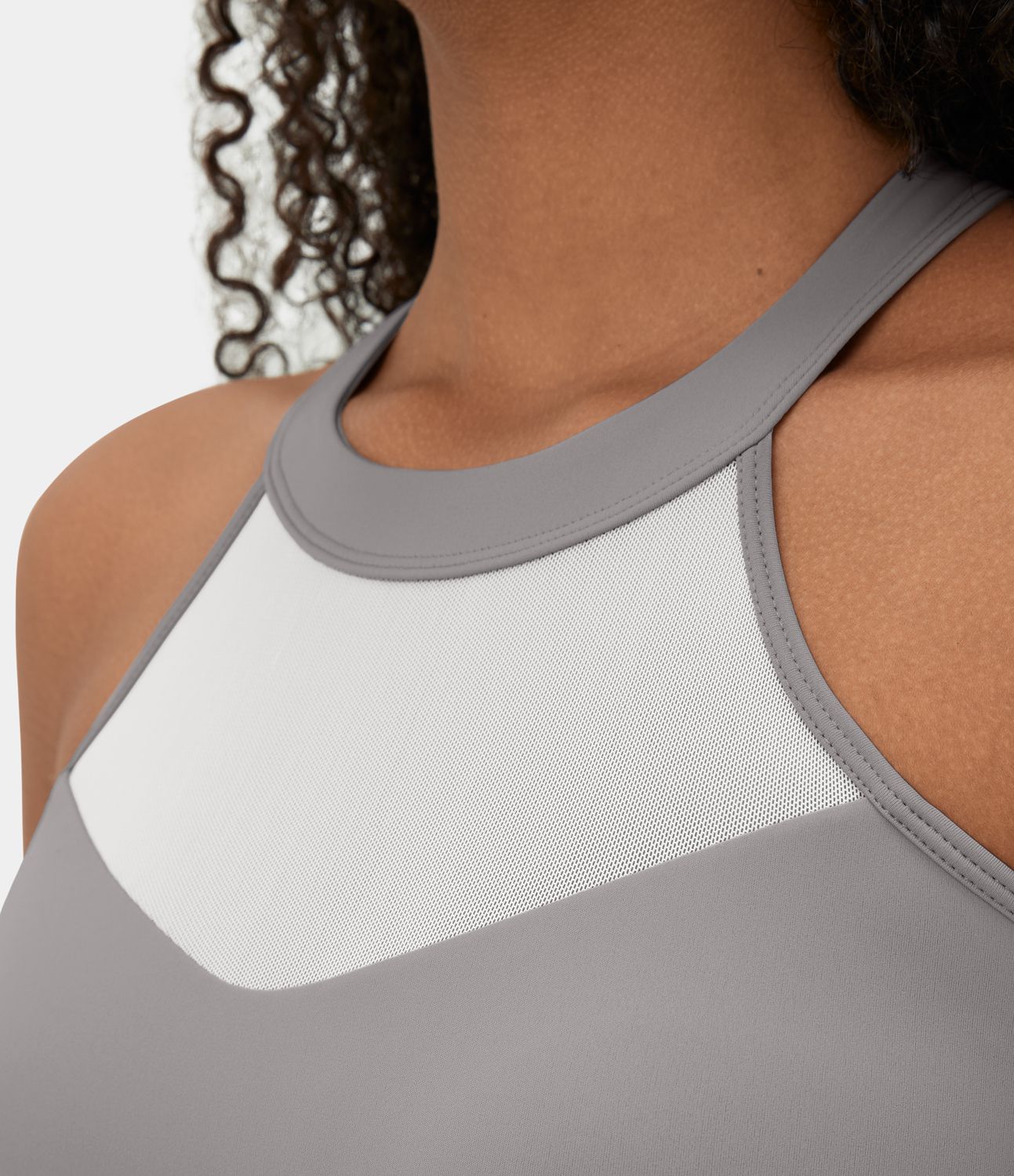 In My Feels Softlyzero™ Airy Rückenfreier, verdrehter Cool-Touch-Sport-BH mit Kontrastnetz, Neckholder und geringer Unterstützung