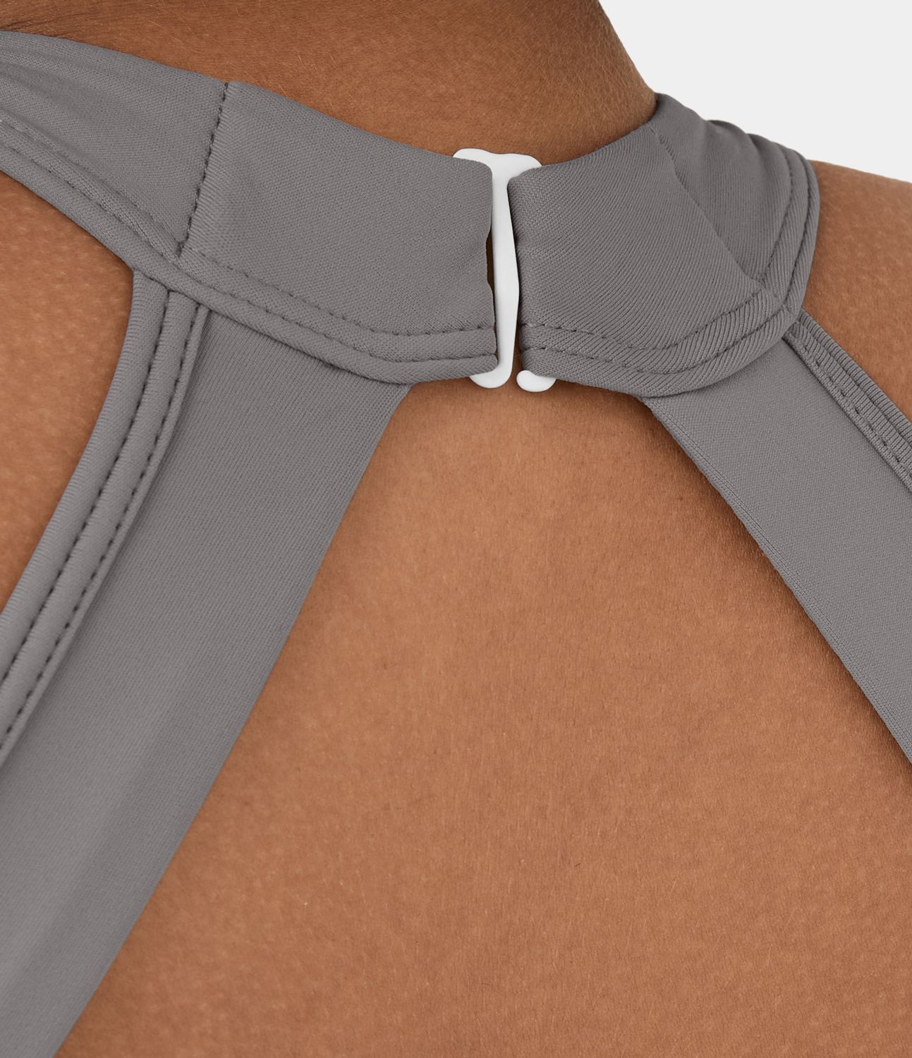 In My Feels Softlyzero™ Airy Rückenfreier, verdrehter Cool-Touch-Sport-BH mit Kontrastnetz, Neckholder und geringer Unterstützung