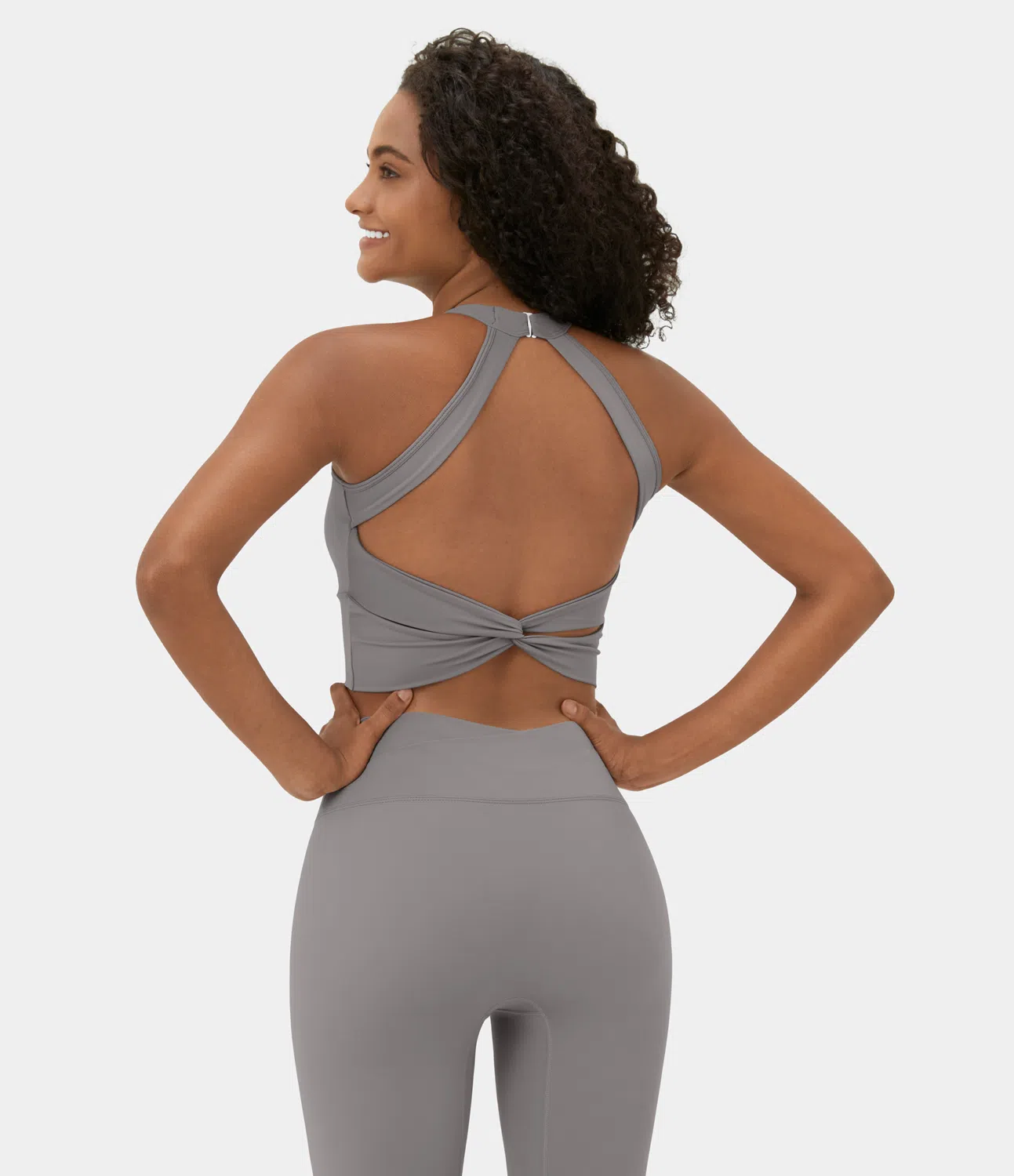 Sujetador deportivo Softlyzero™ Airy con espalda abierta torcida de cuello halter y tejido en contraste
